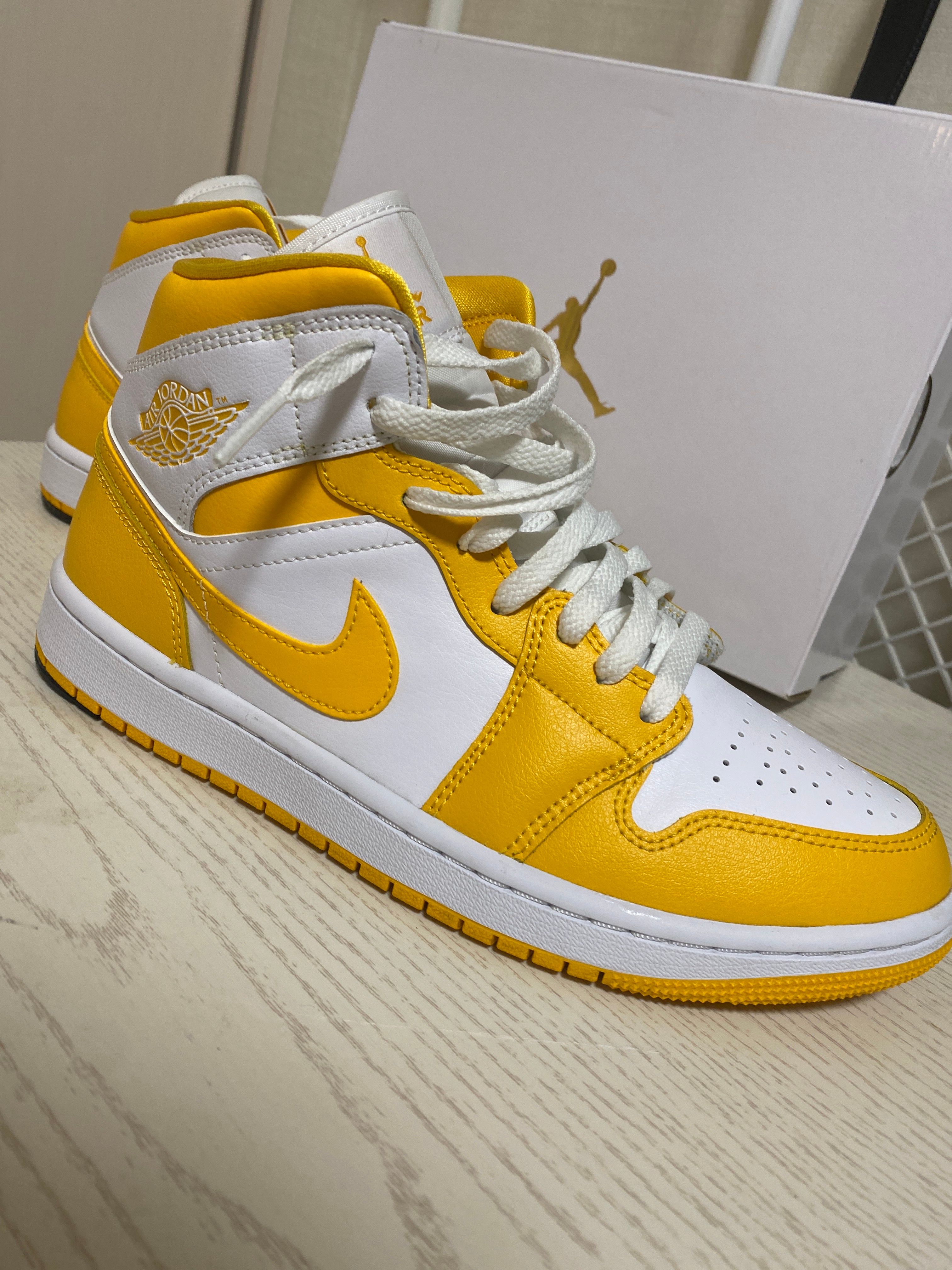 Nike Women's Air Jordan 1 Mid "Lemon"
