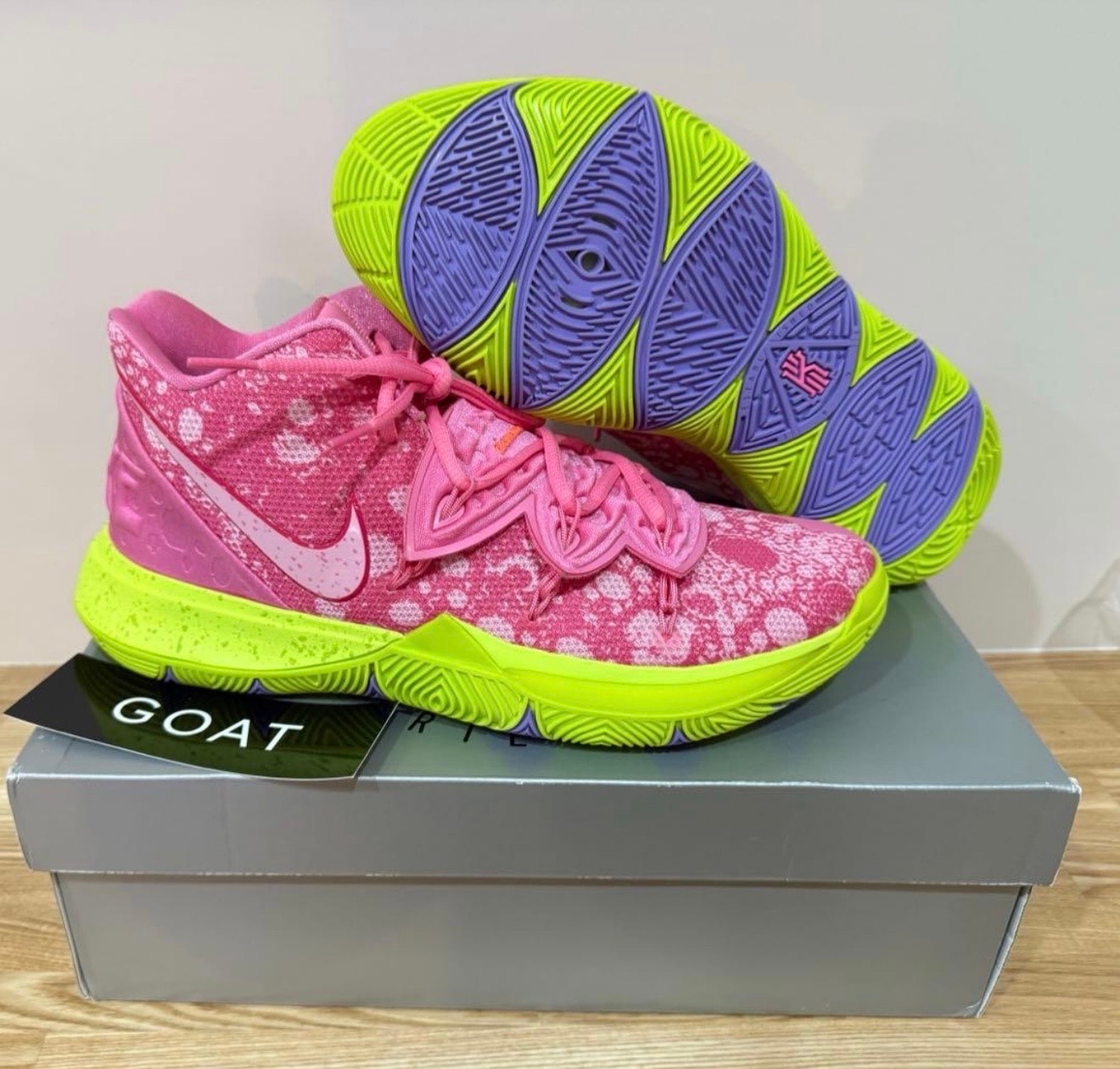 ナイキ カイリー スポンジボブコレクション パトリックスター