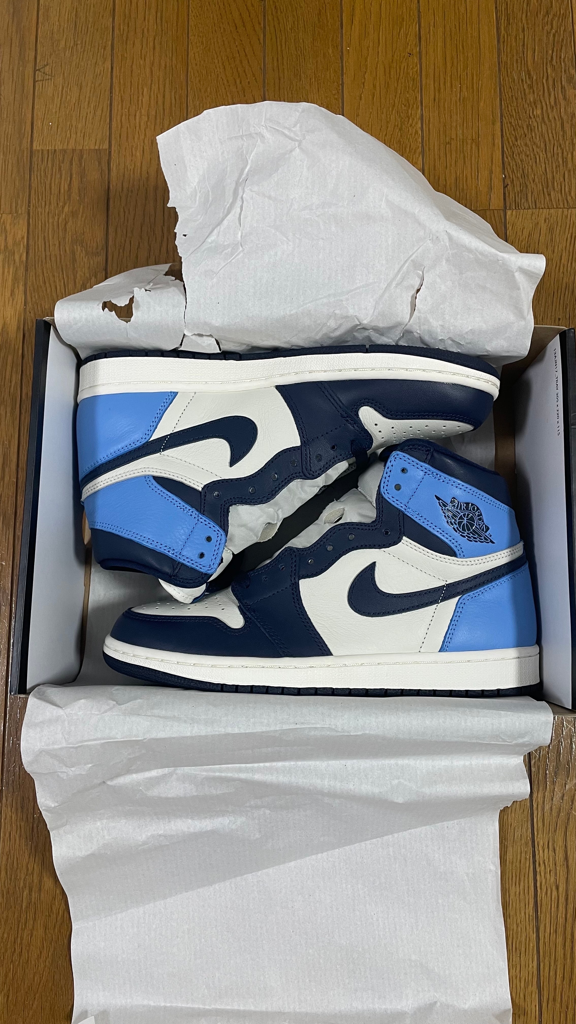 Nike Air Jordan 1 Retro High OG "Obsidian/University Blue"