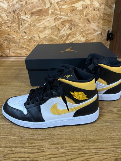 Nike Air Jordan 1 Mid "White/Pollen-Black"