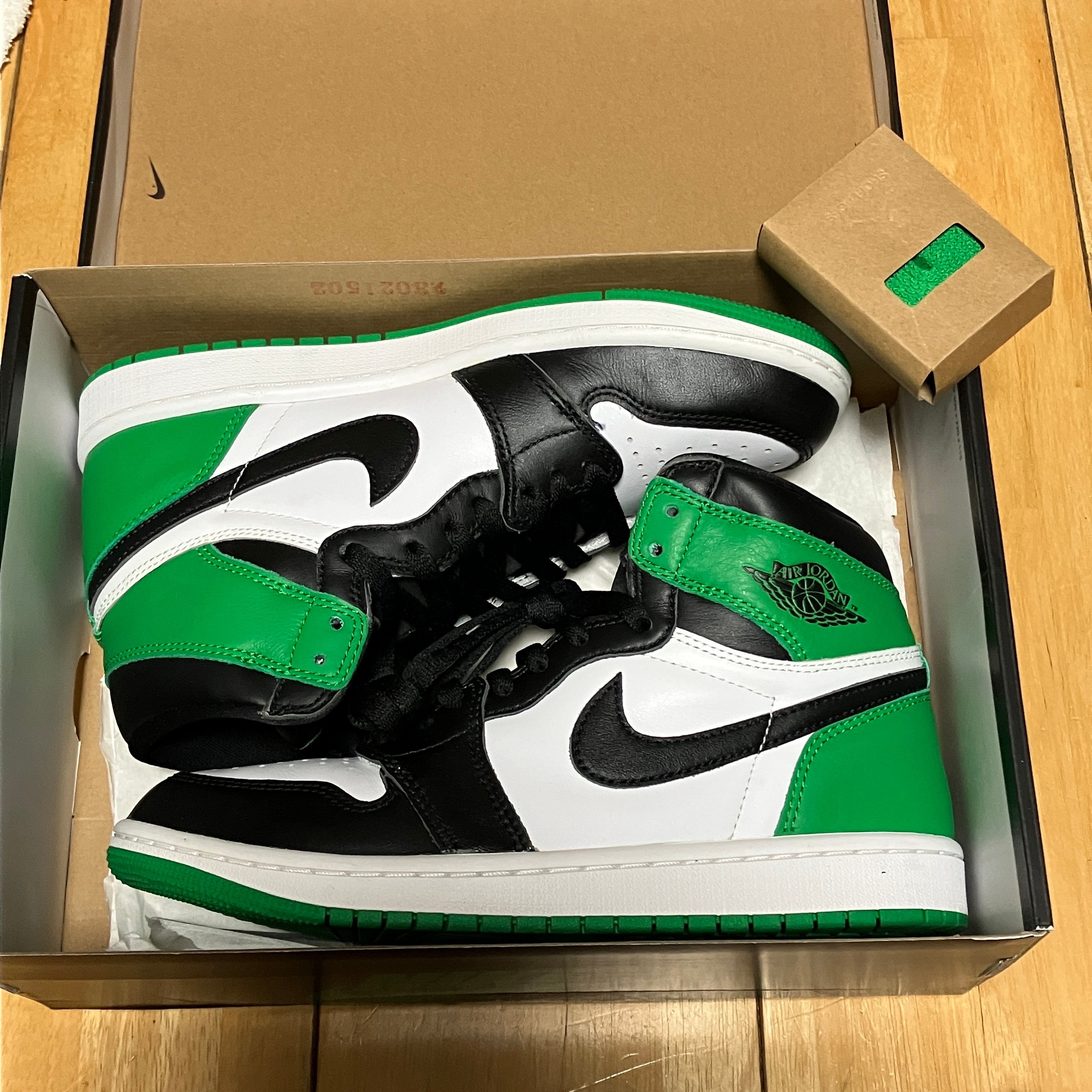 Nike Air Jordan 1 Retro High OG "Celtics/Black and Lucky Green" (2023)