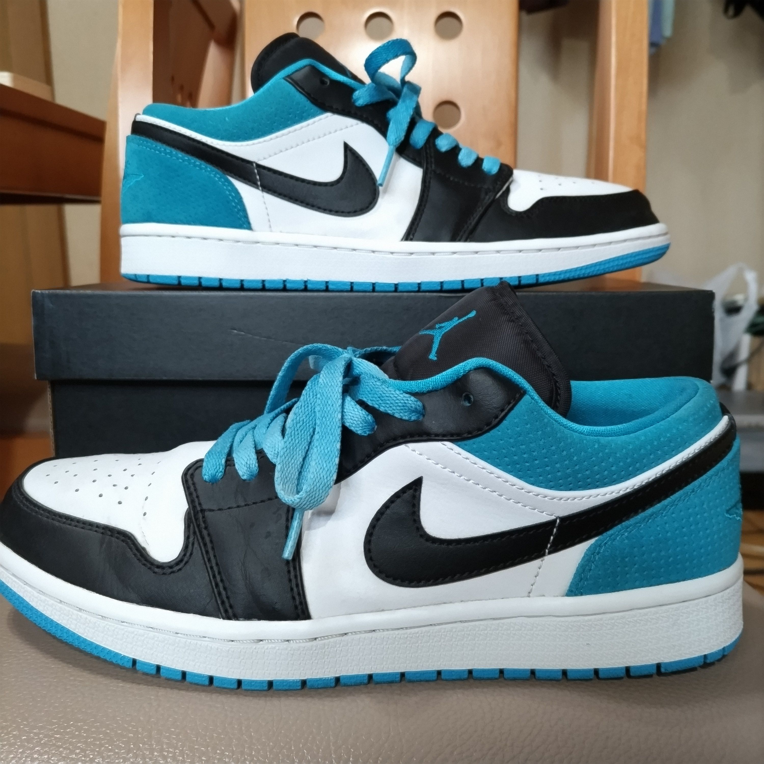 Nike Air Jordan 1 Low SE "Black/Laser Blue/White"