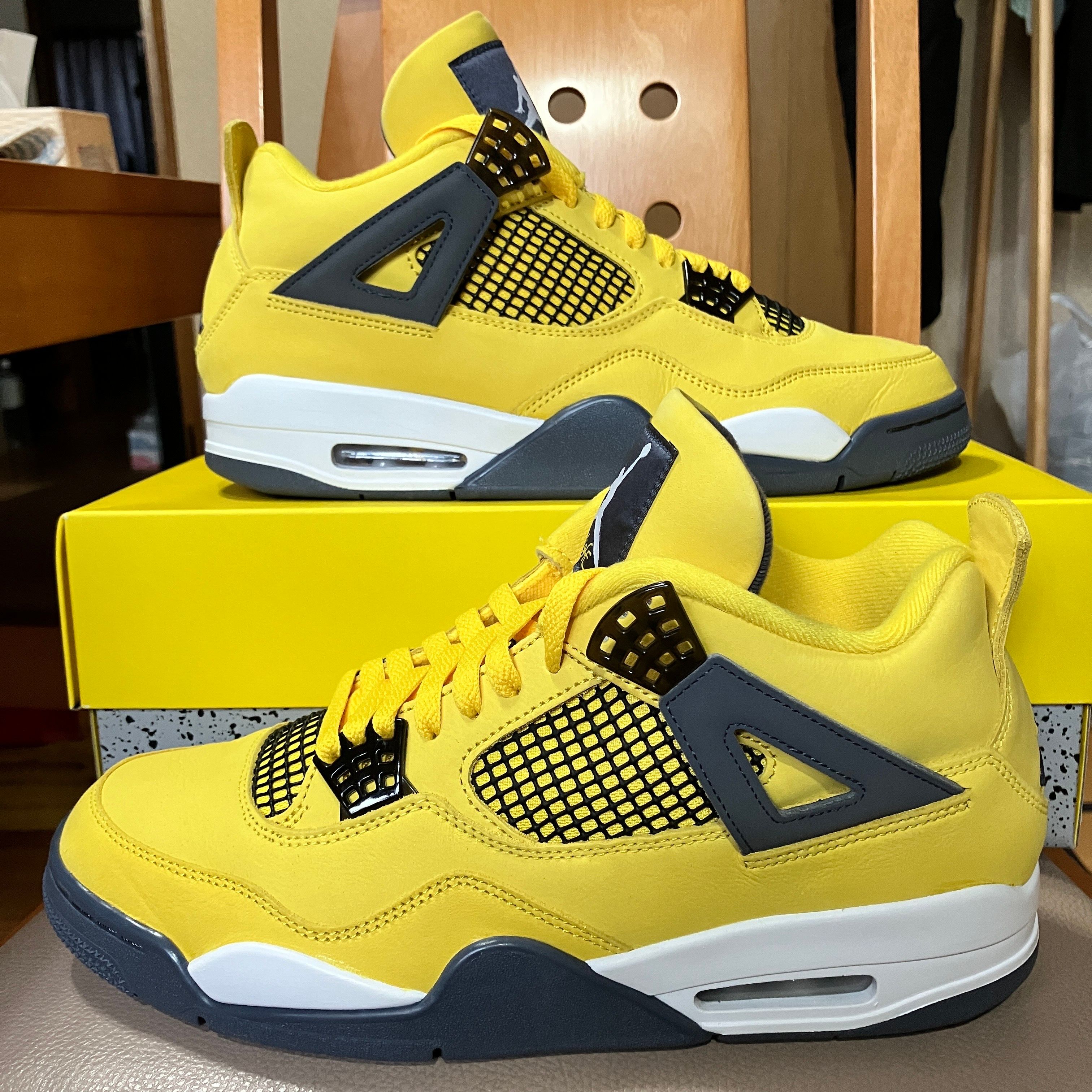 Nike Air Jordan 4 "Tour Yellow"