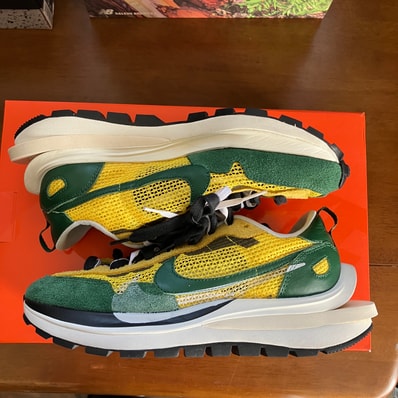 sacai × Nike Vapor Waffle "Tour Yellow/Stadium Green-Sail"