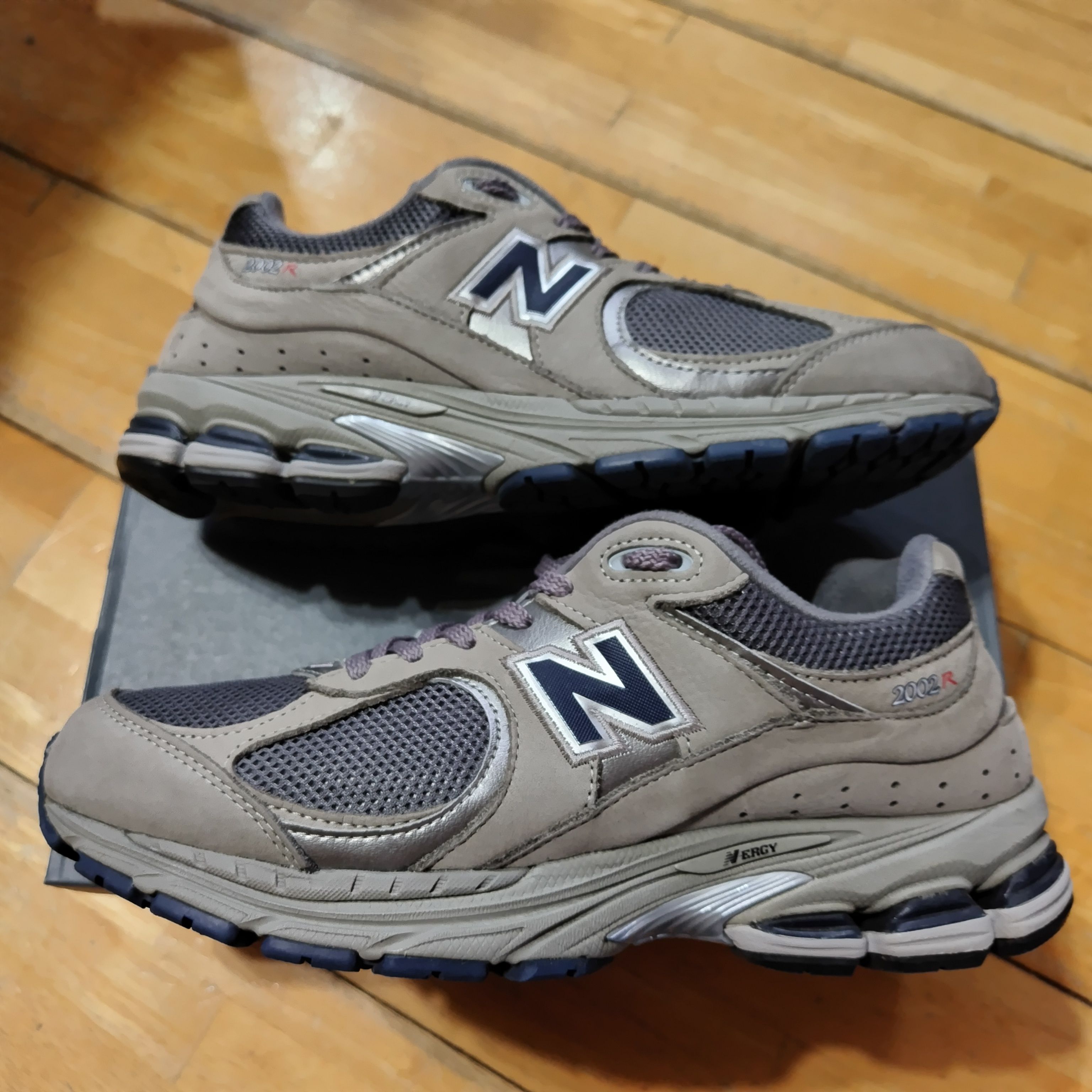 New Balance 2002R "Gray"