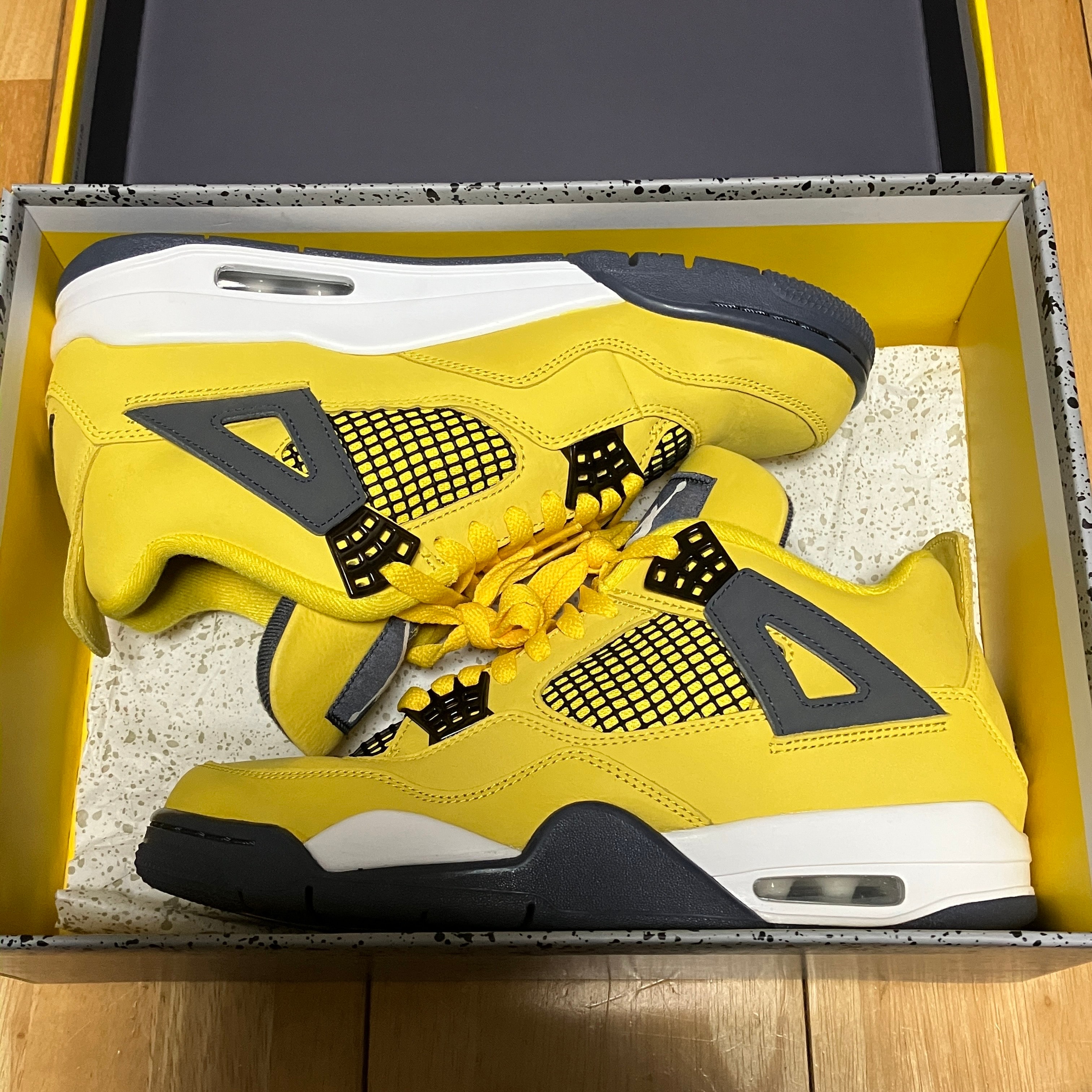 Nike Air Jordan 4 "Tour Yellow"