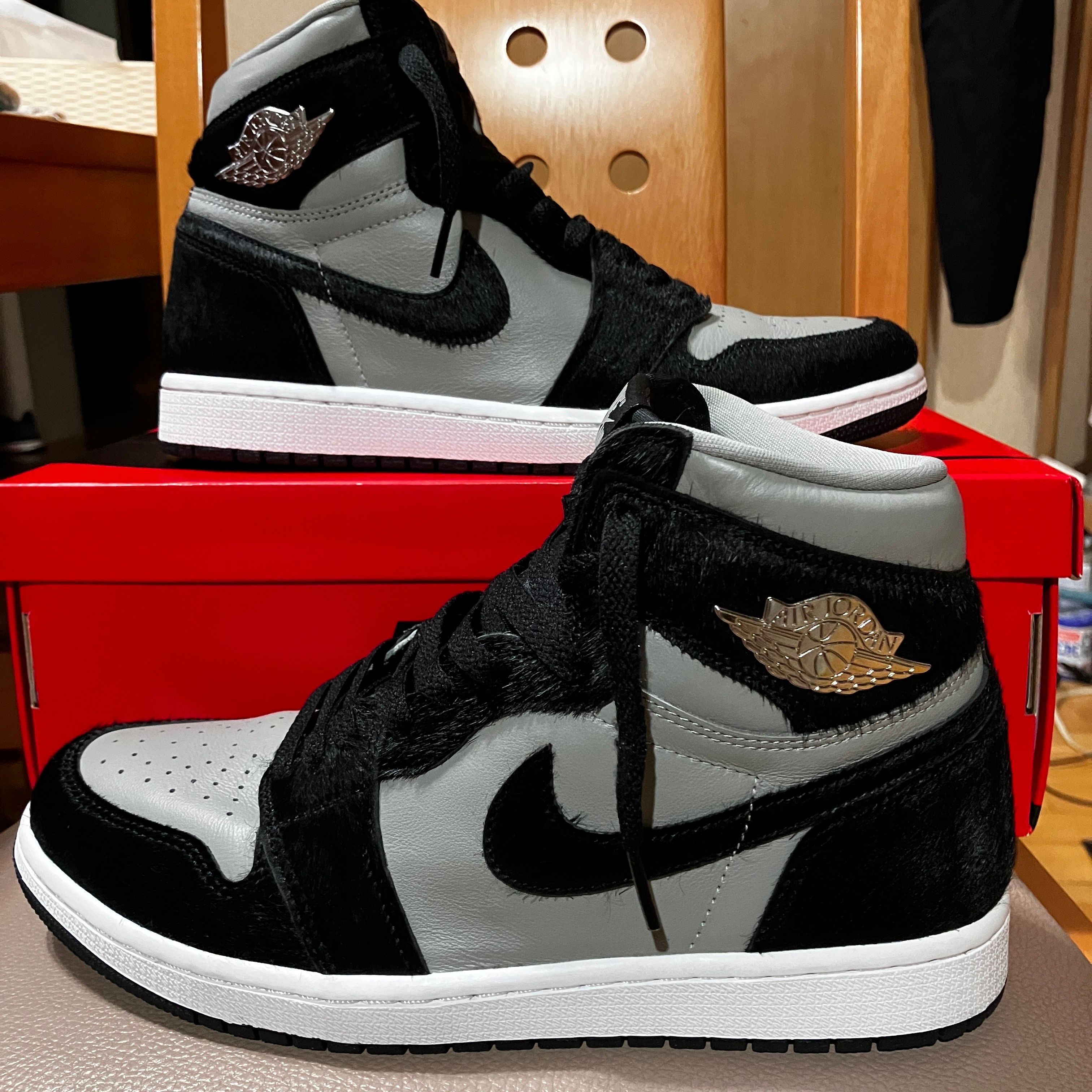 Nike Women's Air Jordan 1 Retro High OG "Medium Grey"