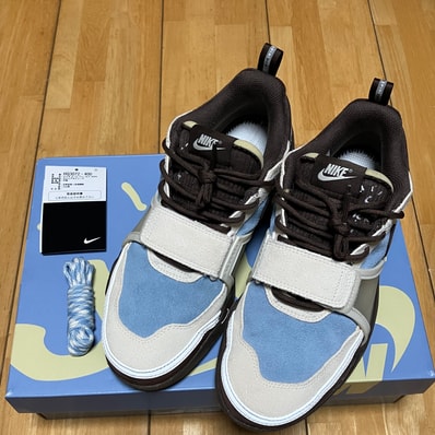 Travis Scott × Nike Zoom Field Jaxx "Pale Ivory and Leche Blue"