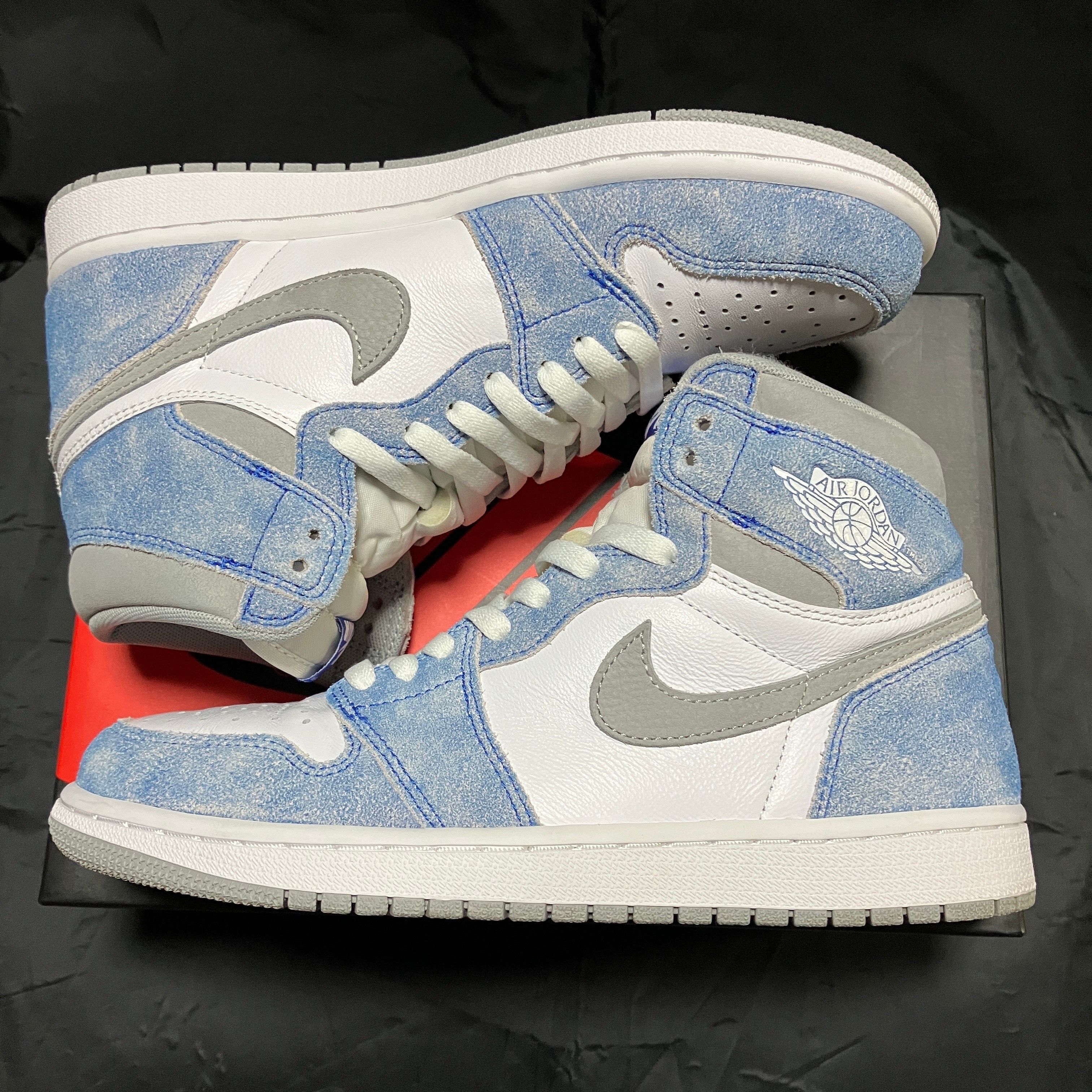 Nike Air Jordan 1 High OG "Hyper Royal"