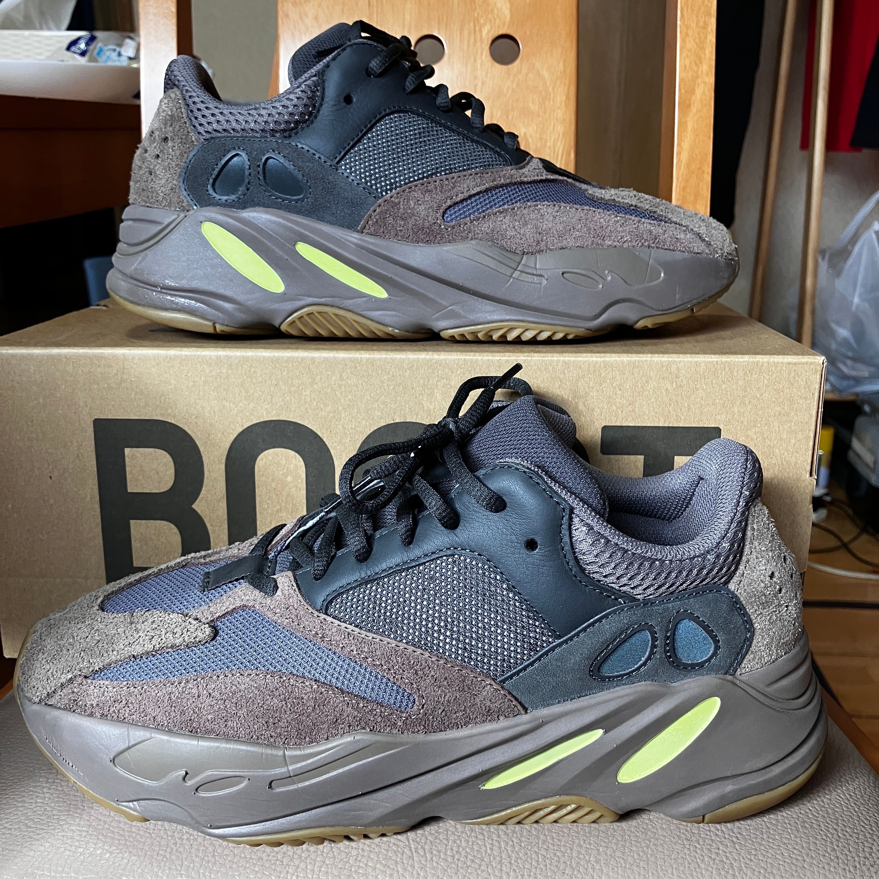 YEEZY BOOST 700 WAVE RUNNER DARK GREY