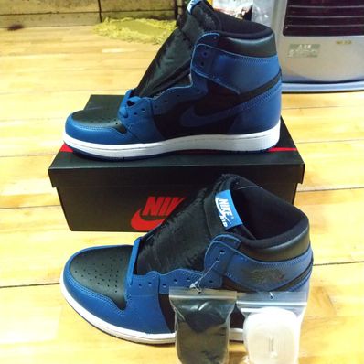 Nike Air Jordan 1 Retro High OG "Dark Marina Blue"