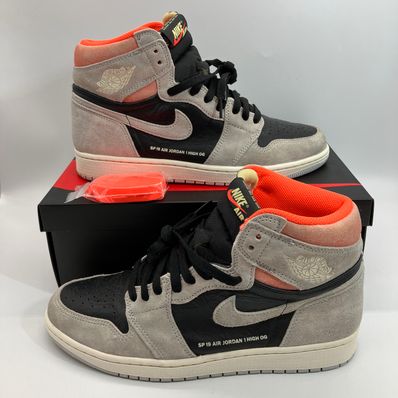 Nike Air Jordan 1 RETRO High OG "Hyper Crimson"