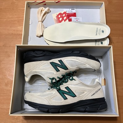 New Balance 990V4 "Macadamia Nut"