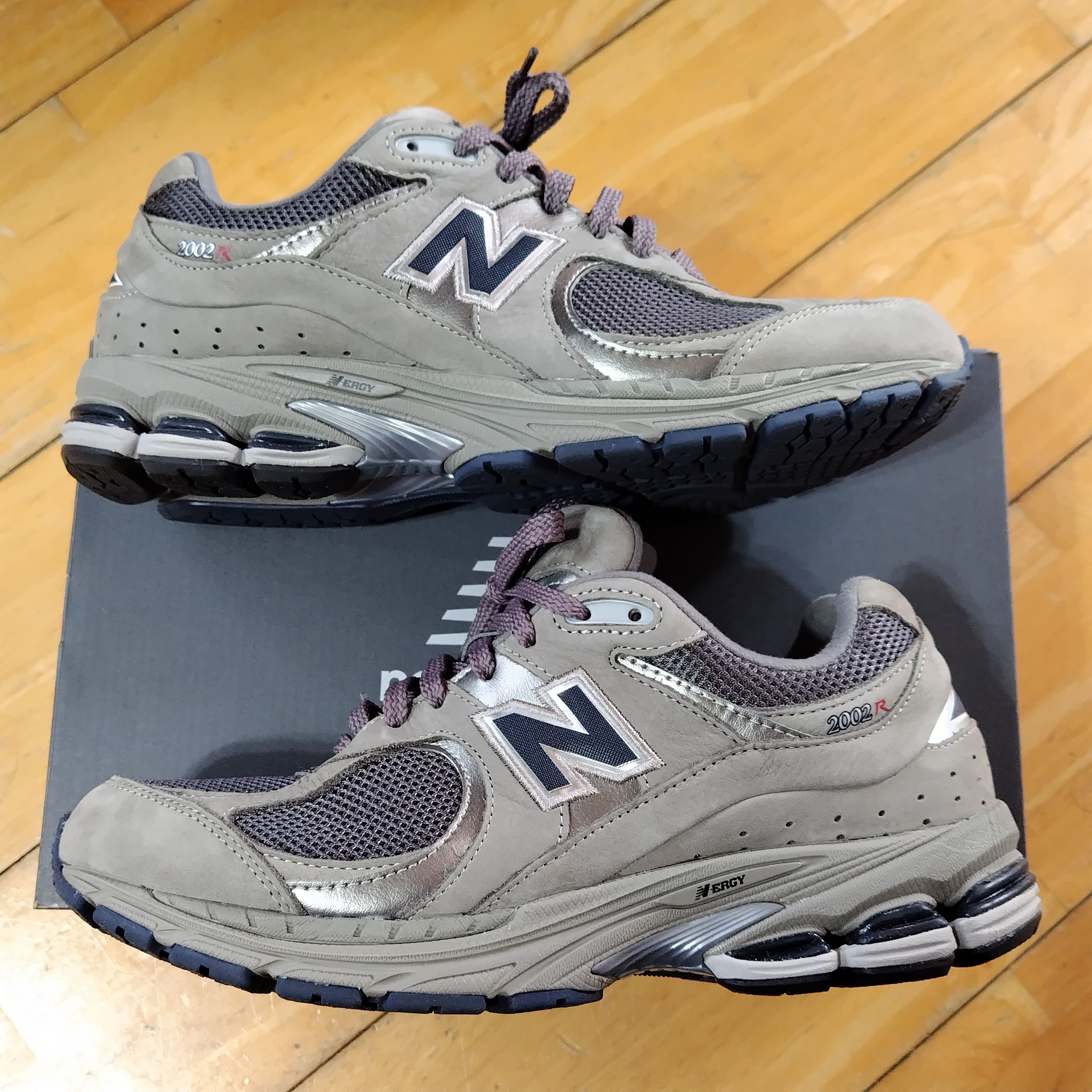 New Balance 2002R "Gray"
