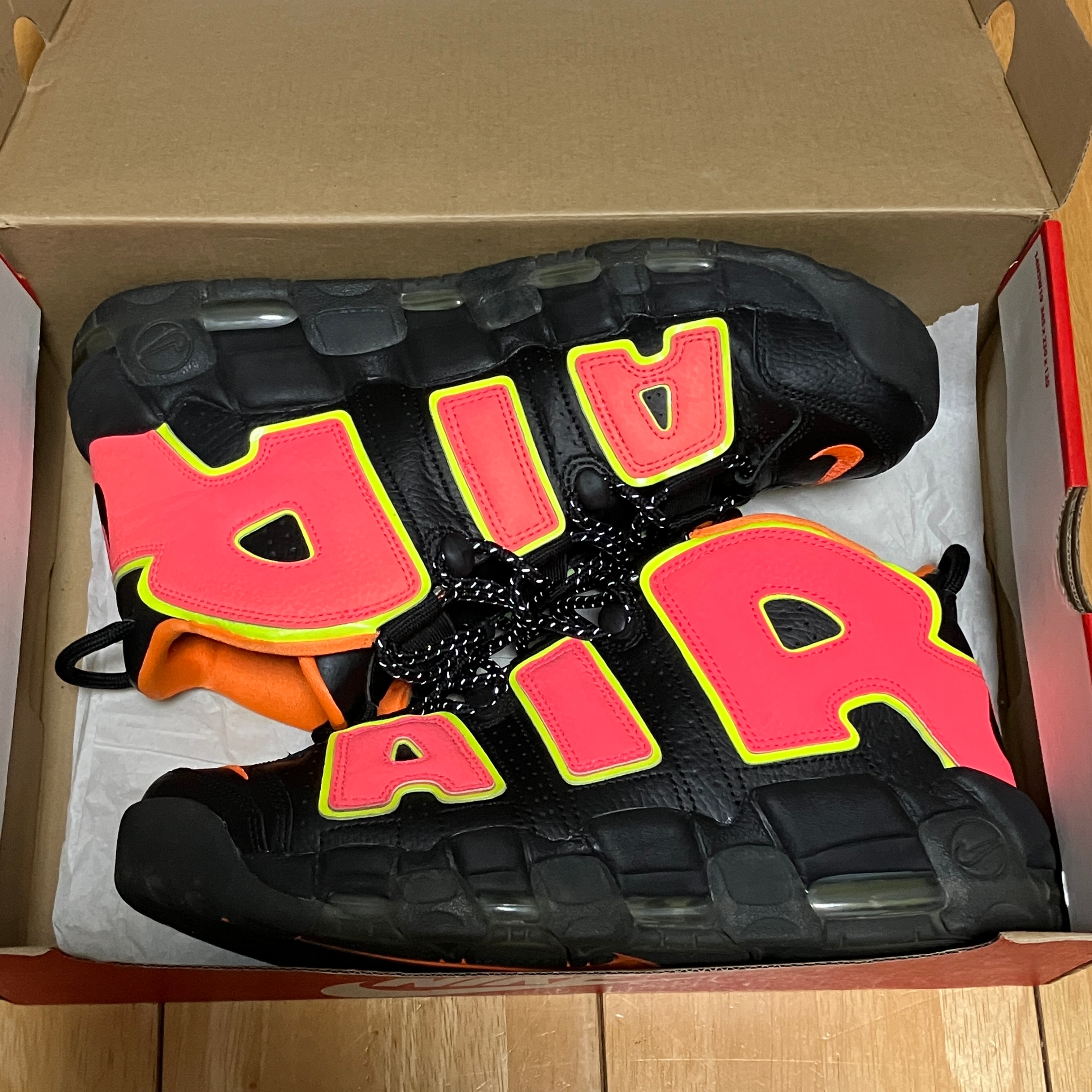 NIKE Women's AIR MORE UPTEMPO "HOT PUNCH"