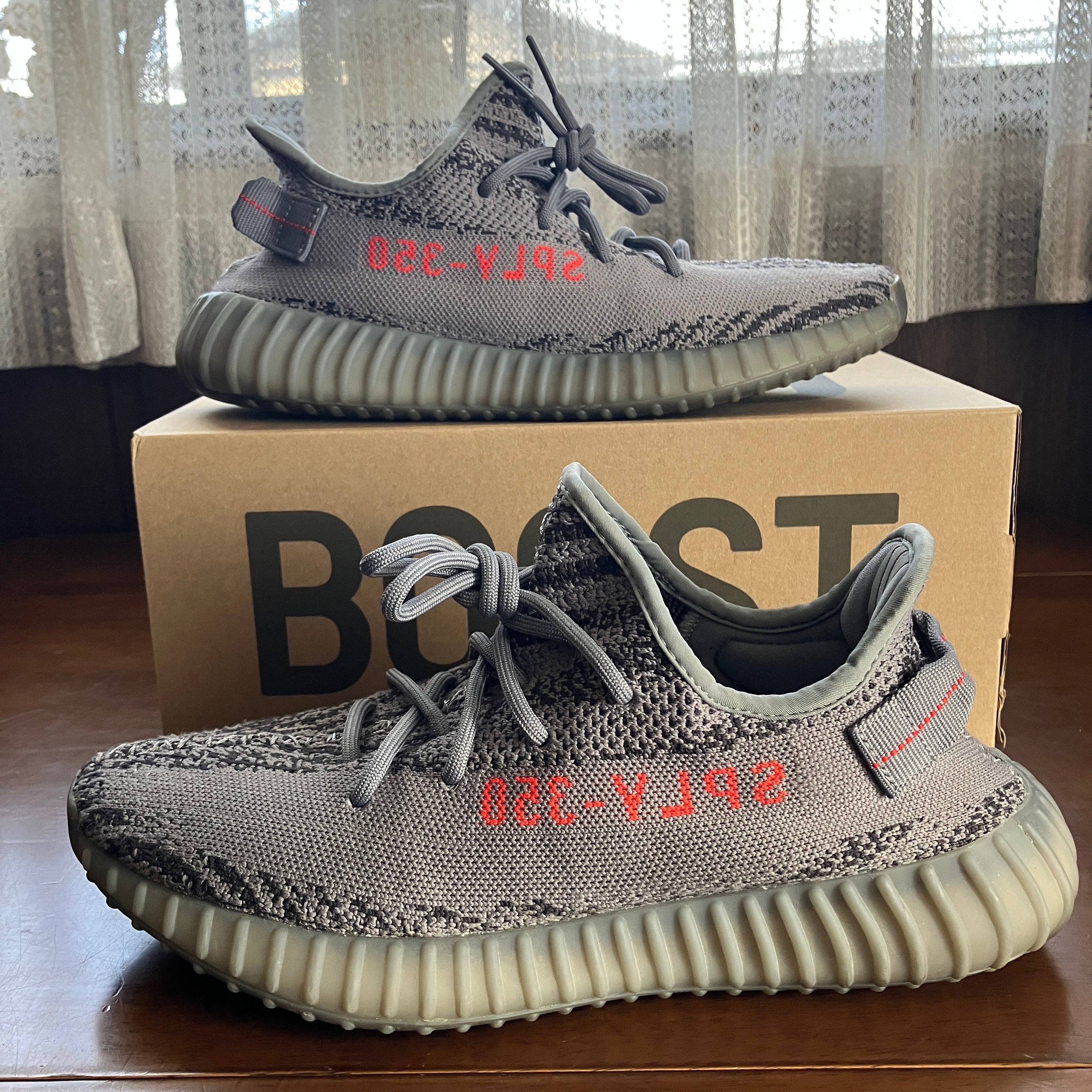 アディダス イージーブースト350V2 "グレー/ボールド オレンジ/DGH ソリッド グレー"