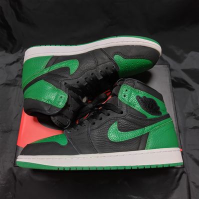 Nike Air Jordan 1 Retro High OG "Black/Pine Green" (2020)