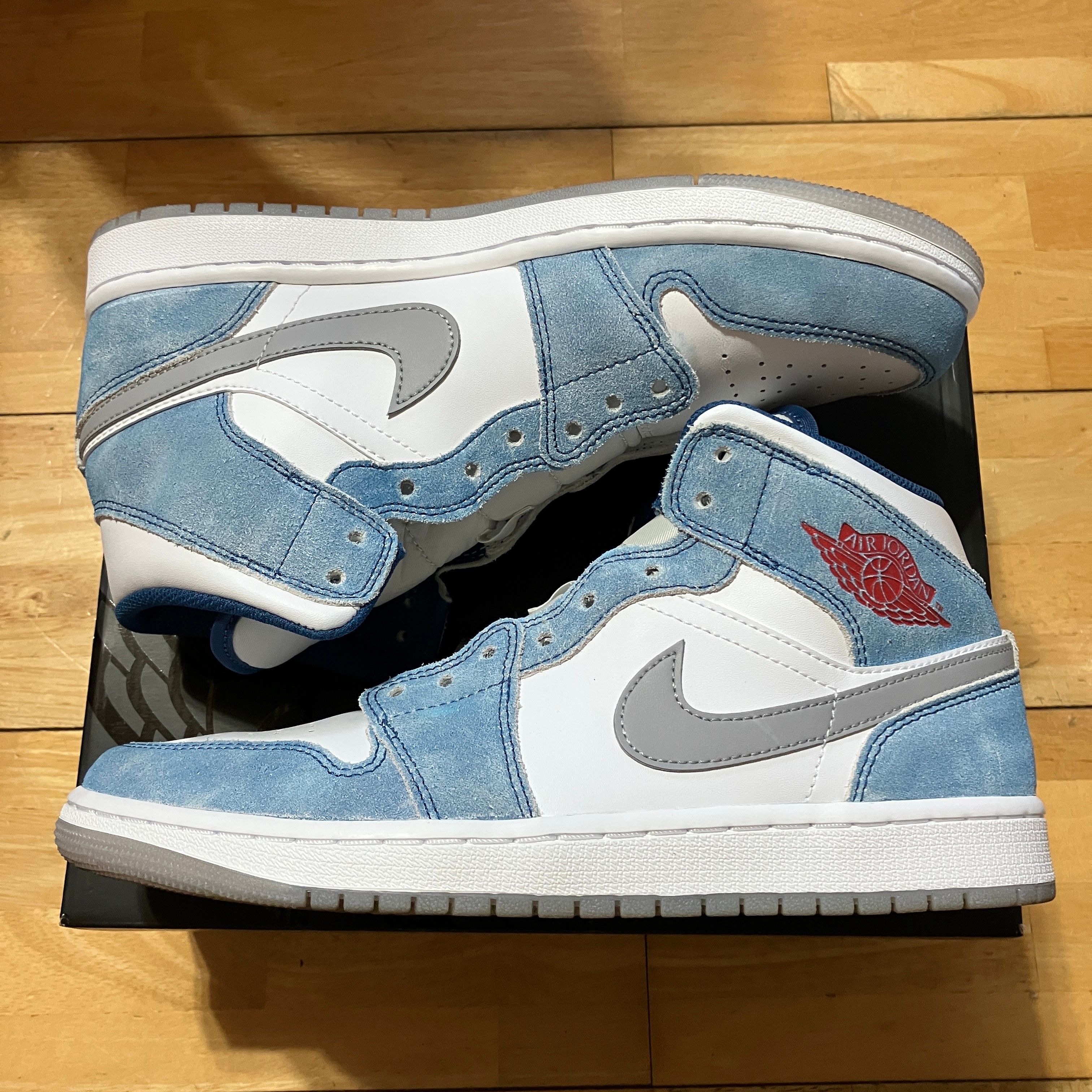 Nike Air Jordan 1 Mid SE "White/Hyper Royal/Red"