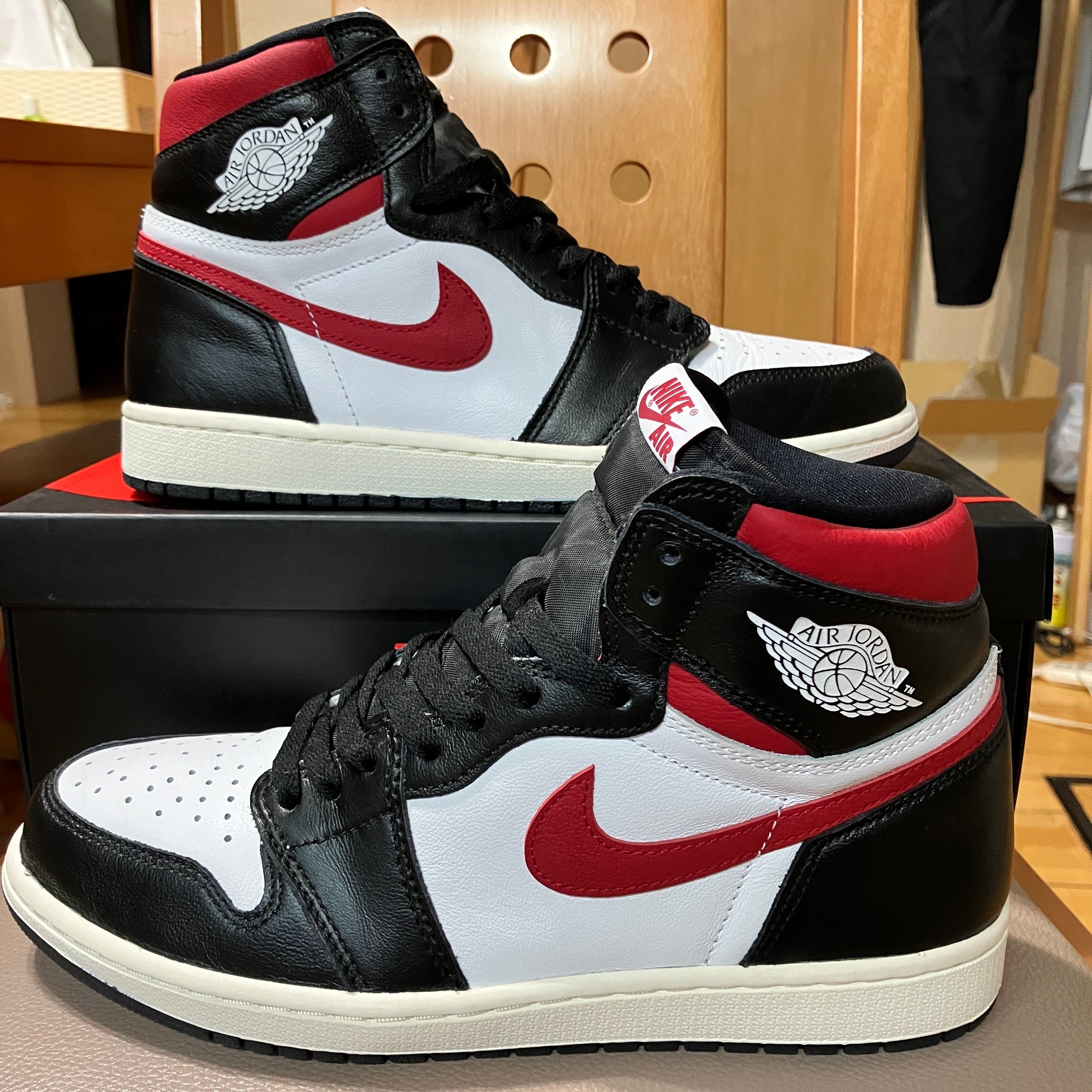 Nike Air Jordan 1 Retro High "Black/White/Sail/Gym Red"