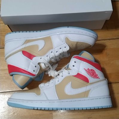 Nike Women's Air Jordan 1 Mid SE "Sesame"