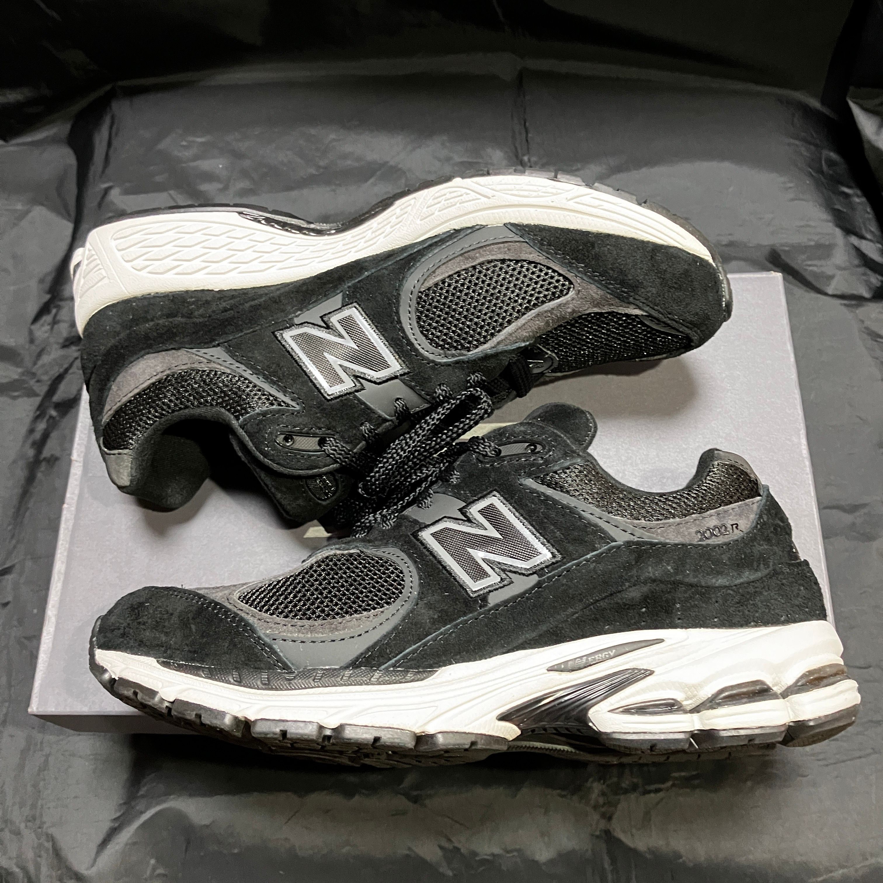 New Balance 2002R "Black Gunmetal"