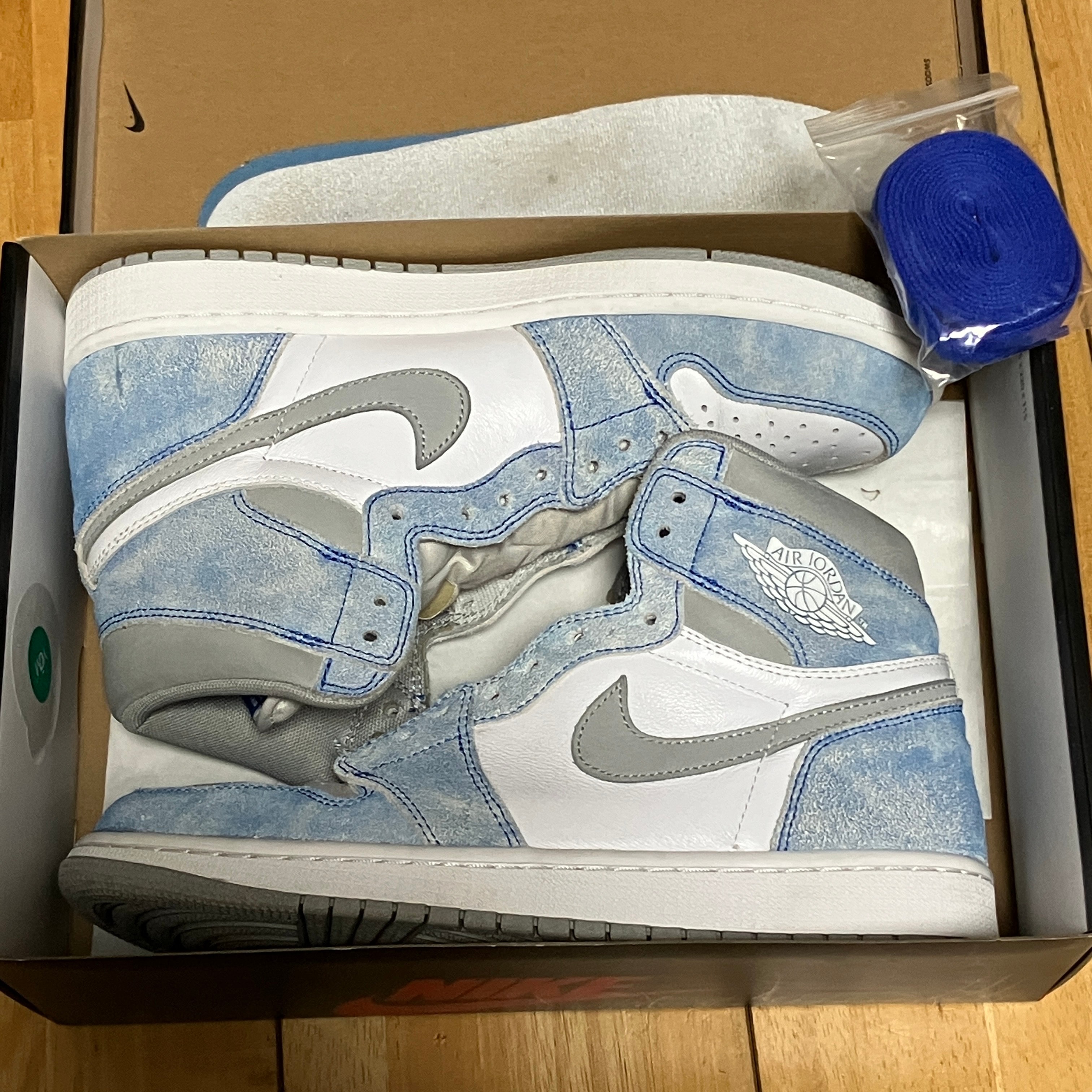 Nike Air Jordan 1 High OG "Hyper Royal"