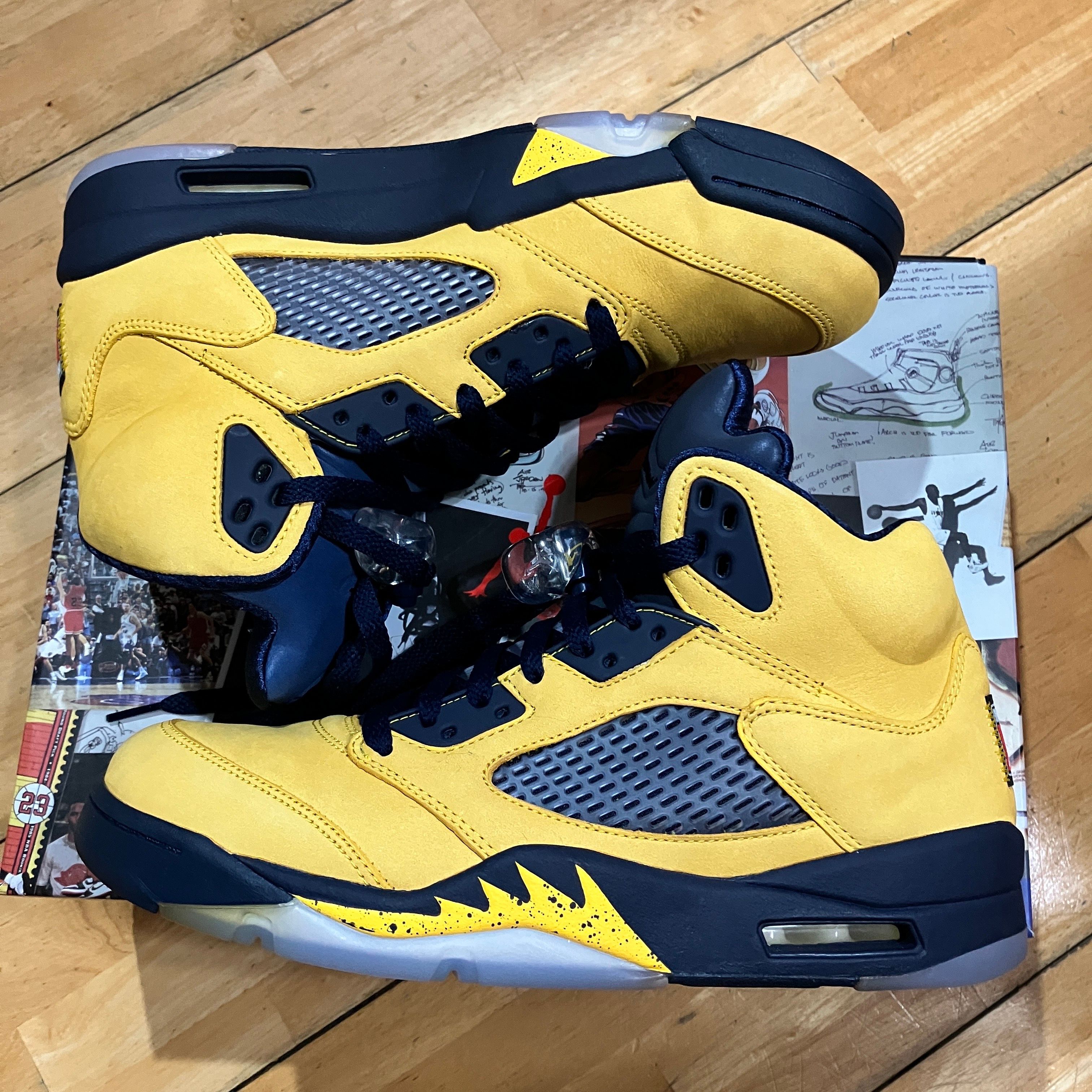 NIKE AIR JORDAN 5 "MICHIGAN"