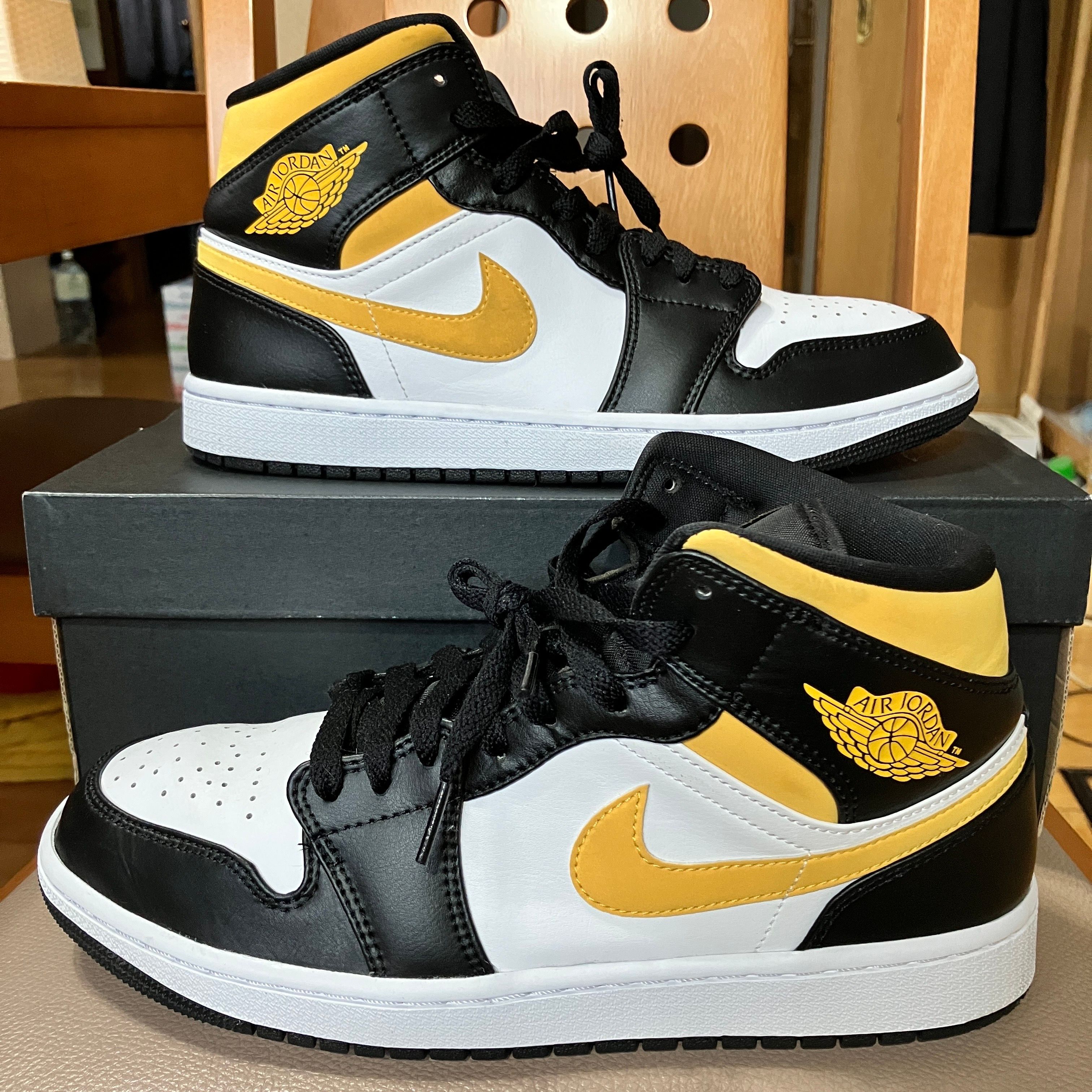 Nike Air Jordan 1 Mid "White/Pollen-Black"