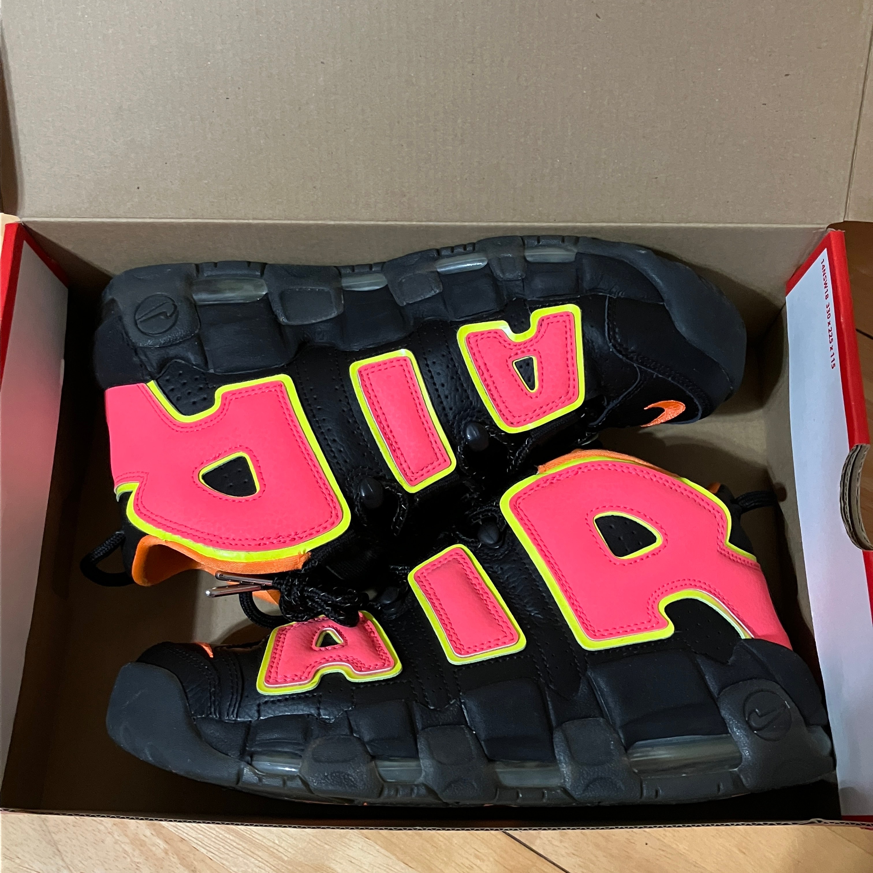 NIKE Women's AIR MORE UPTEMPO "HOT PUNCH"