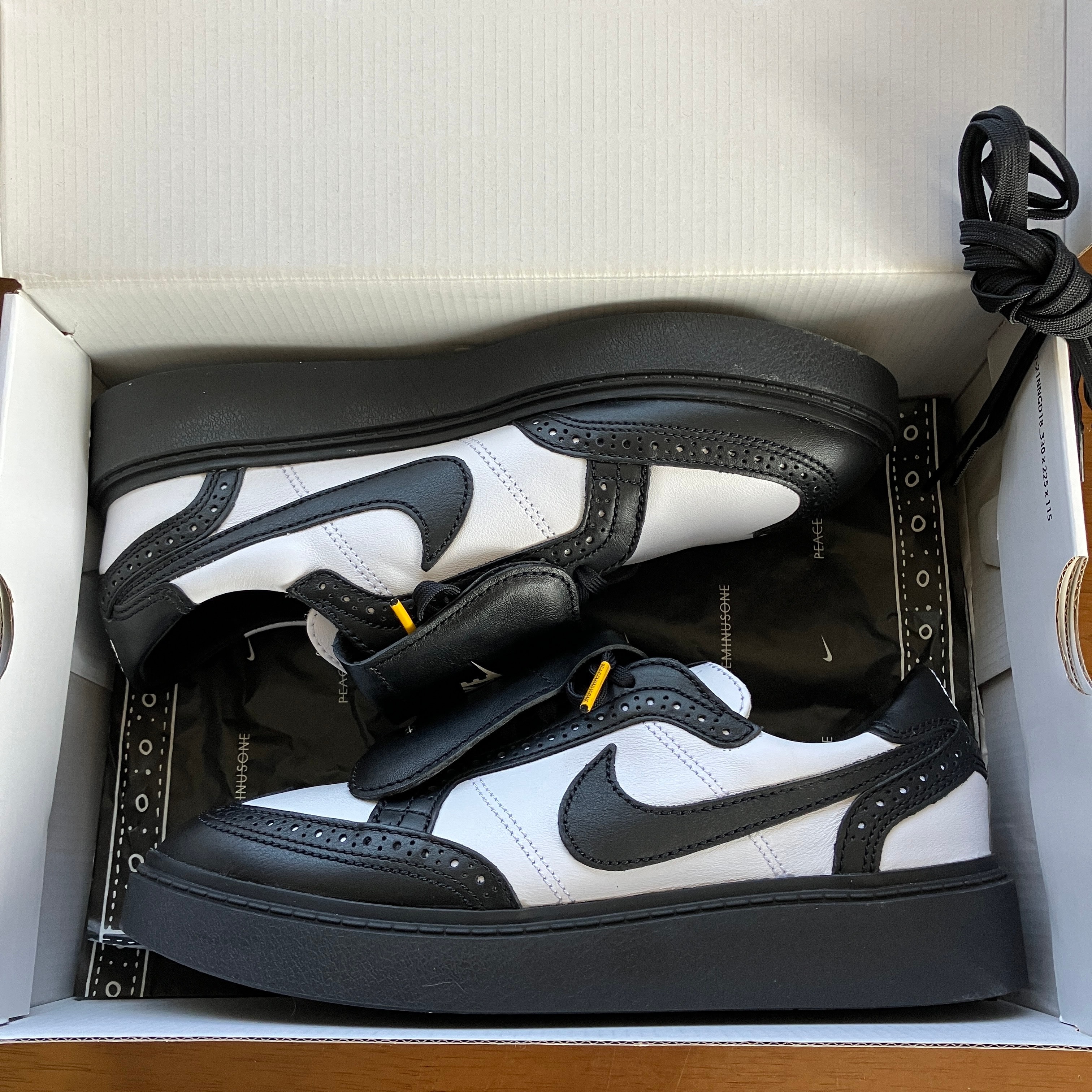 PEACEMINUSONE × Nike Kwondo 1 "Black and White" / G-DRAGON