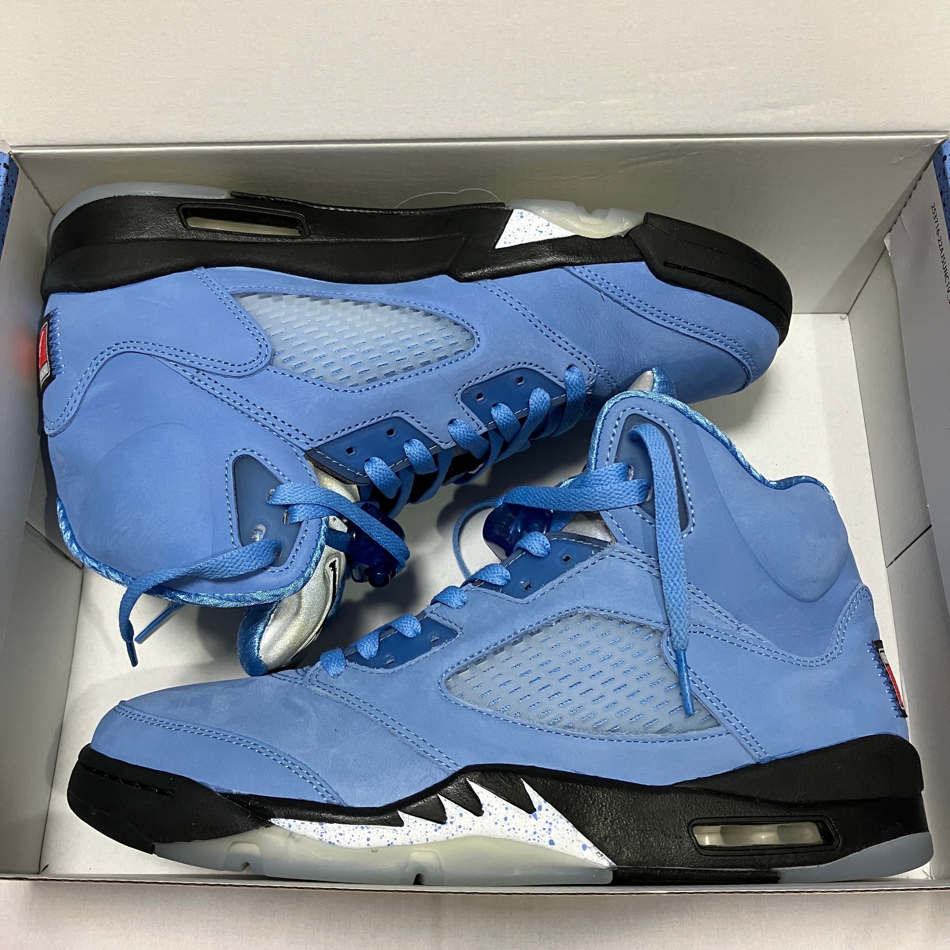 Nike Air Jordan 5 Retro SE "University Blue"