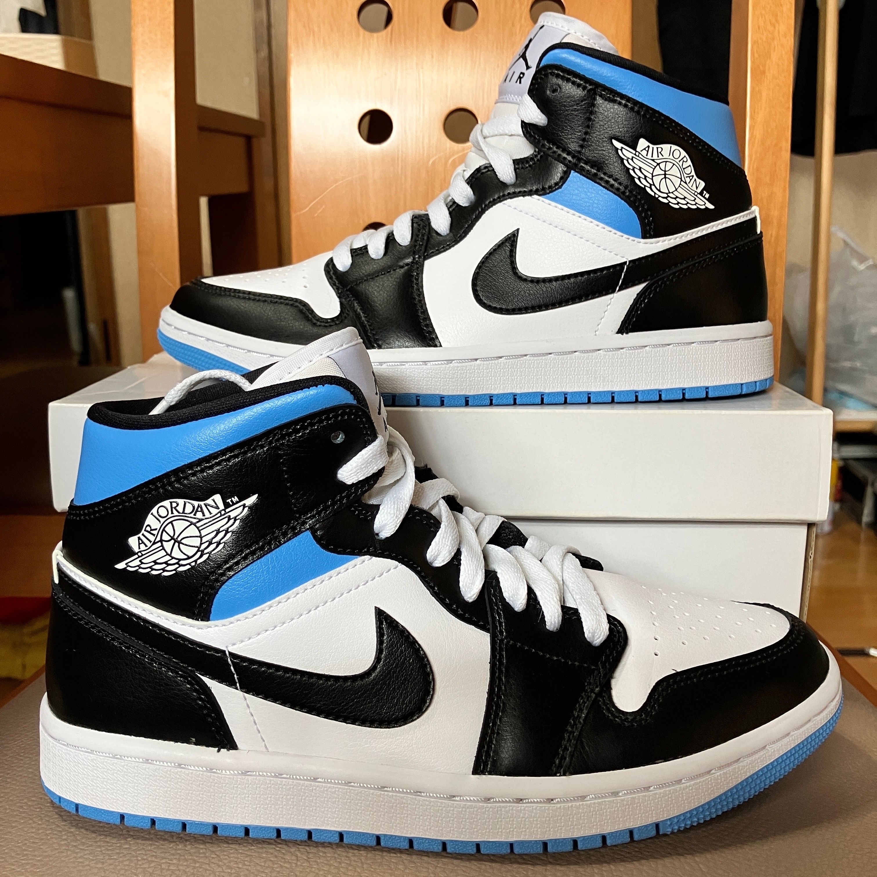Nike Women's Air Jordan 1 Mid "Black/University Blue"