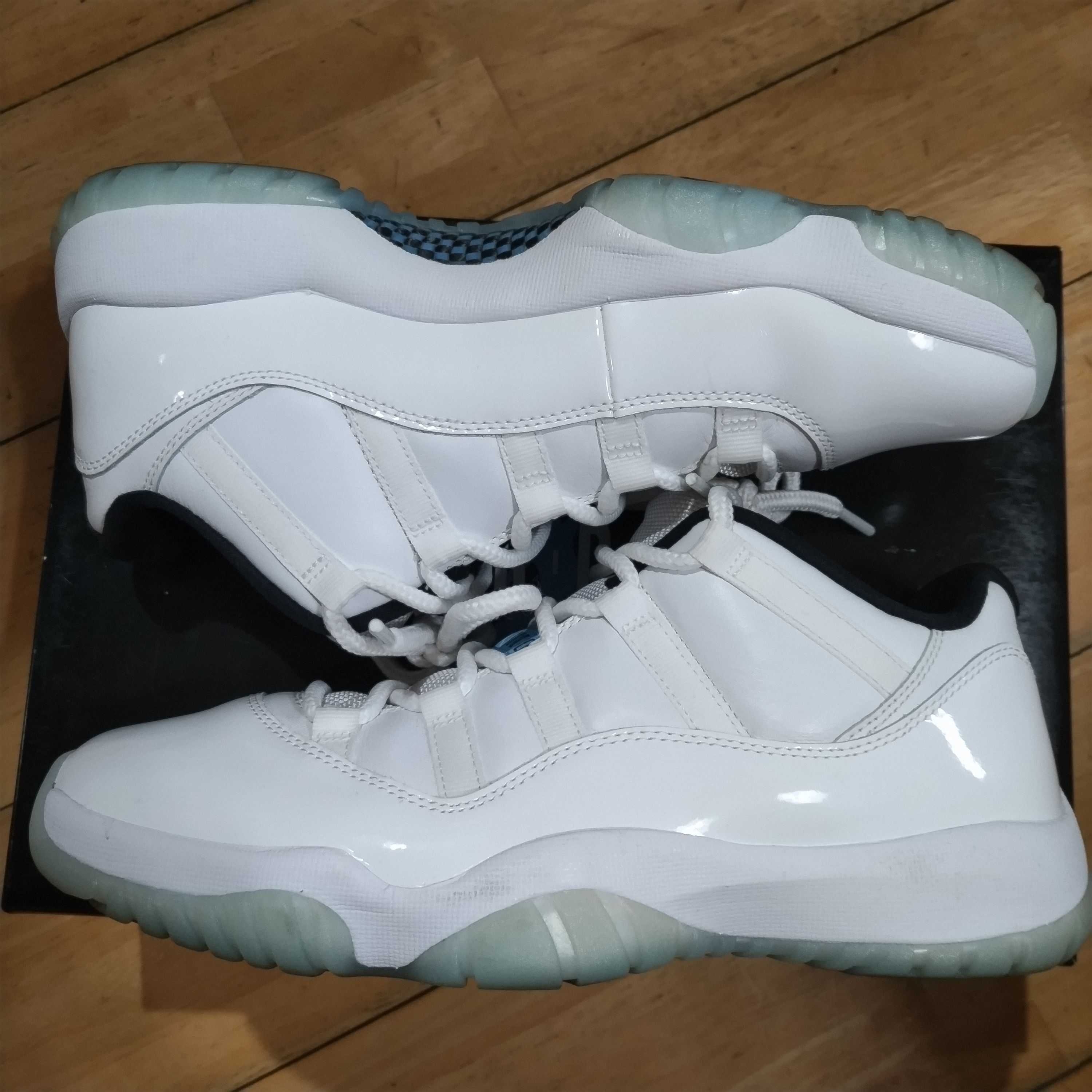 Nike Air Jordan 11 Low "Legend Blue"