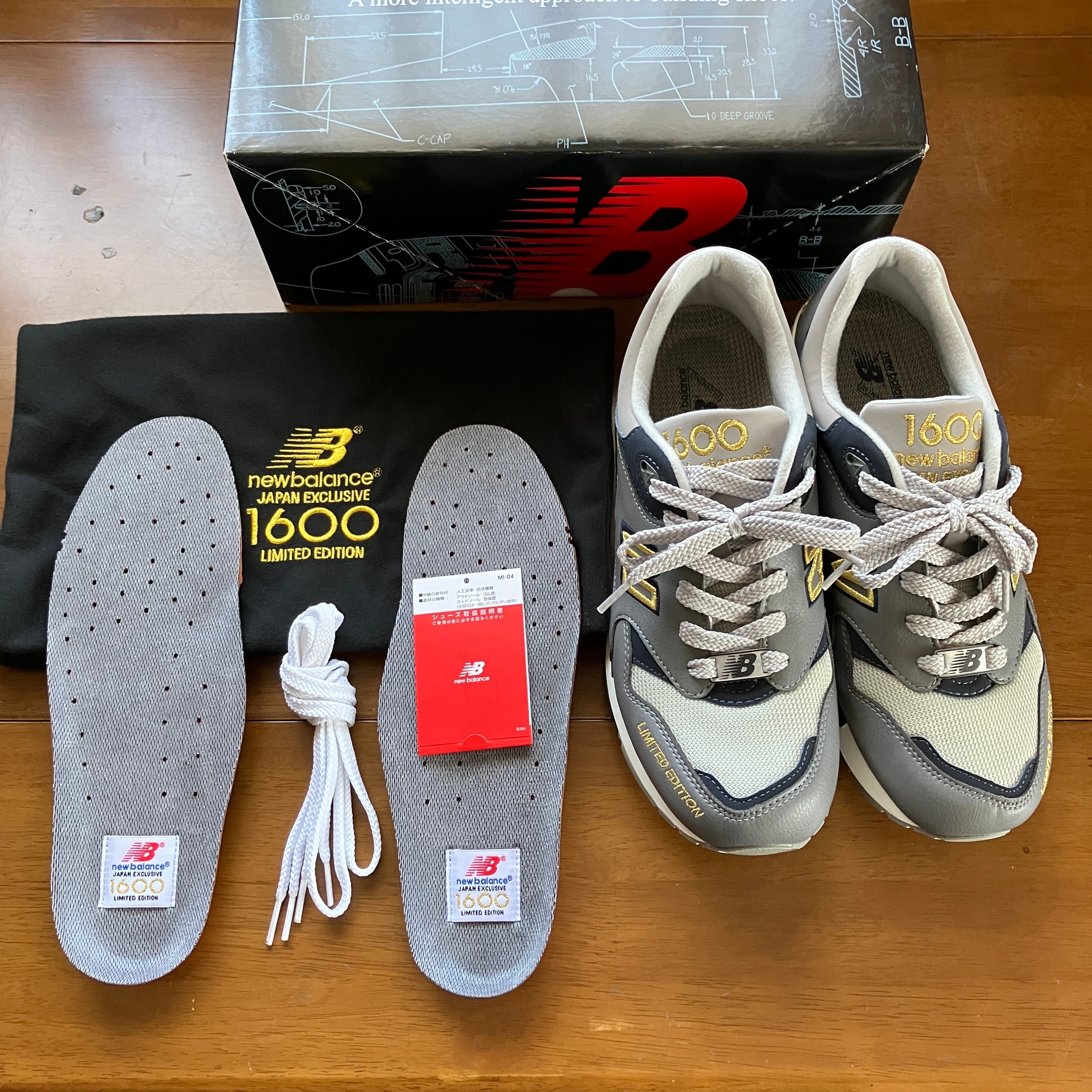 ニューバランス CM1600LE "グレー"