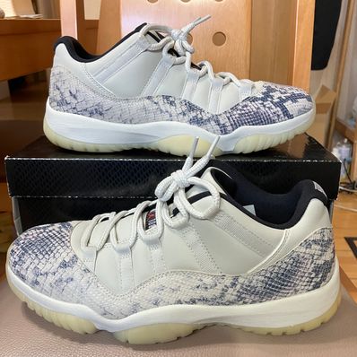 Nike Air Jordan 11 Low Snakeskin "Light Bone/University Red/Sail/Black"