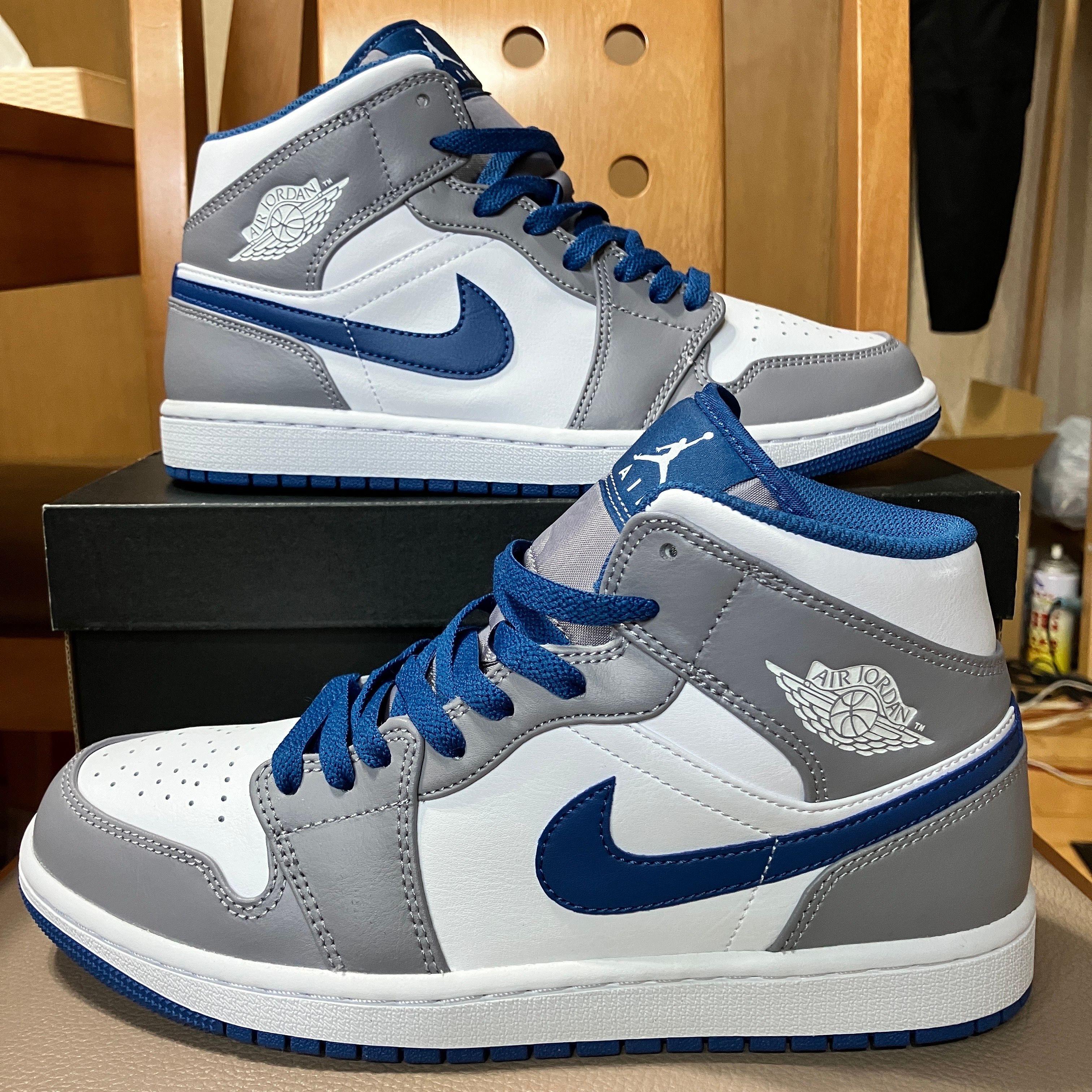 Nike Air Jordan 1 Mid "True Blue"