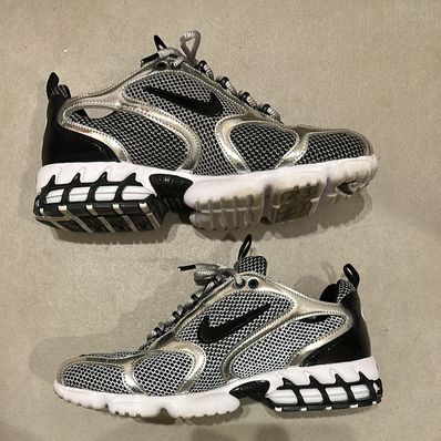 STUSSY × NIKE AIR ZOOM SPIRIDON CAGED "PURE PLATINUM/BLACK-WHITE"
