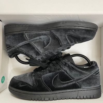Dover Street Market × Nike Dunk Low "Triple Black"