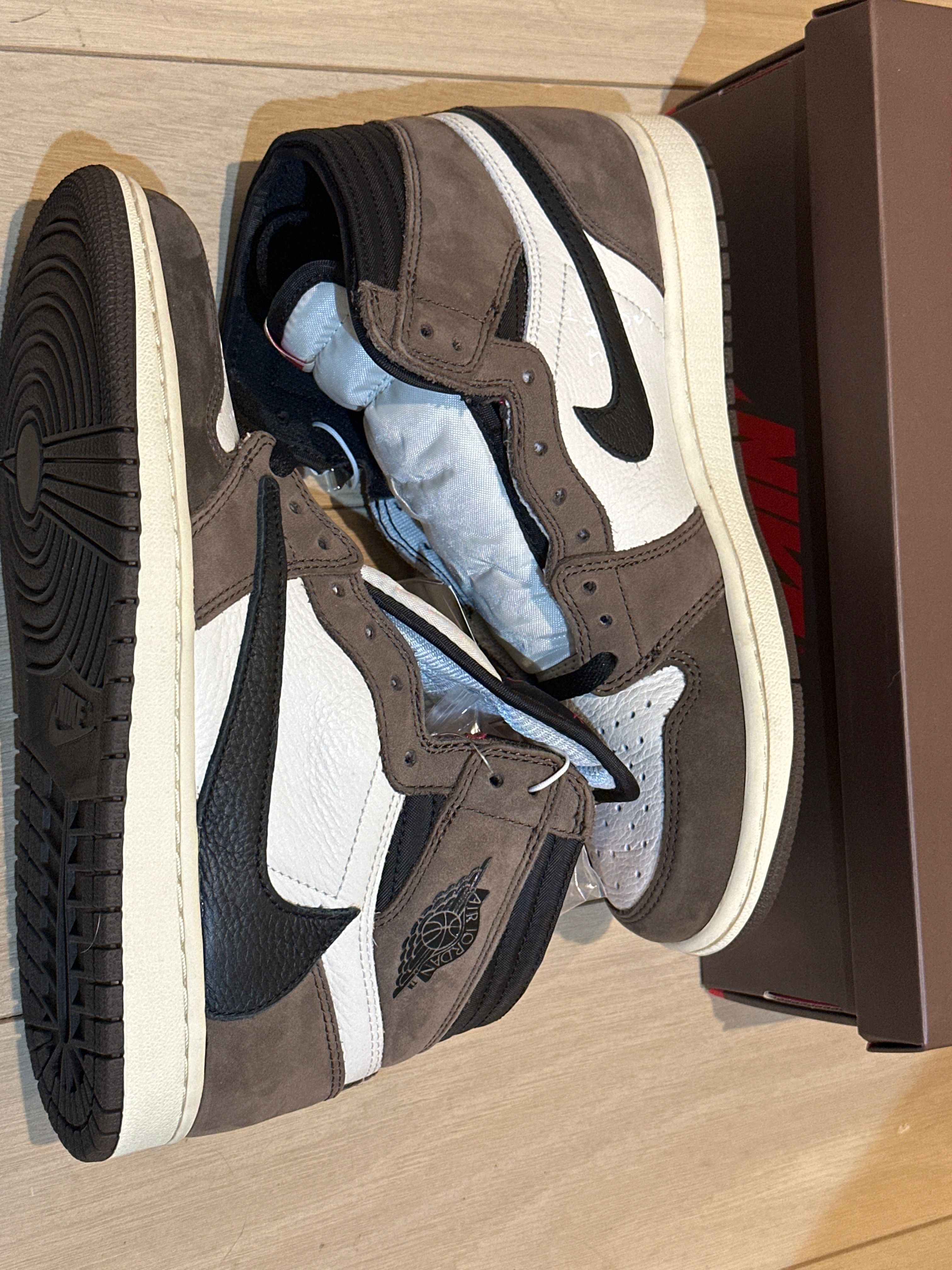 Travis Scott × Nike Air Jordan 1 Retro High OG TS SP "Sail/Dark Mocha"