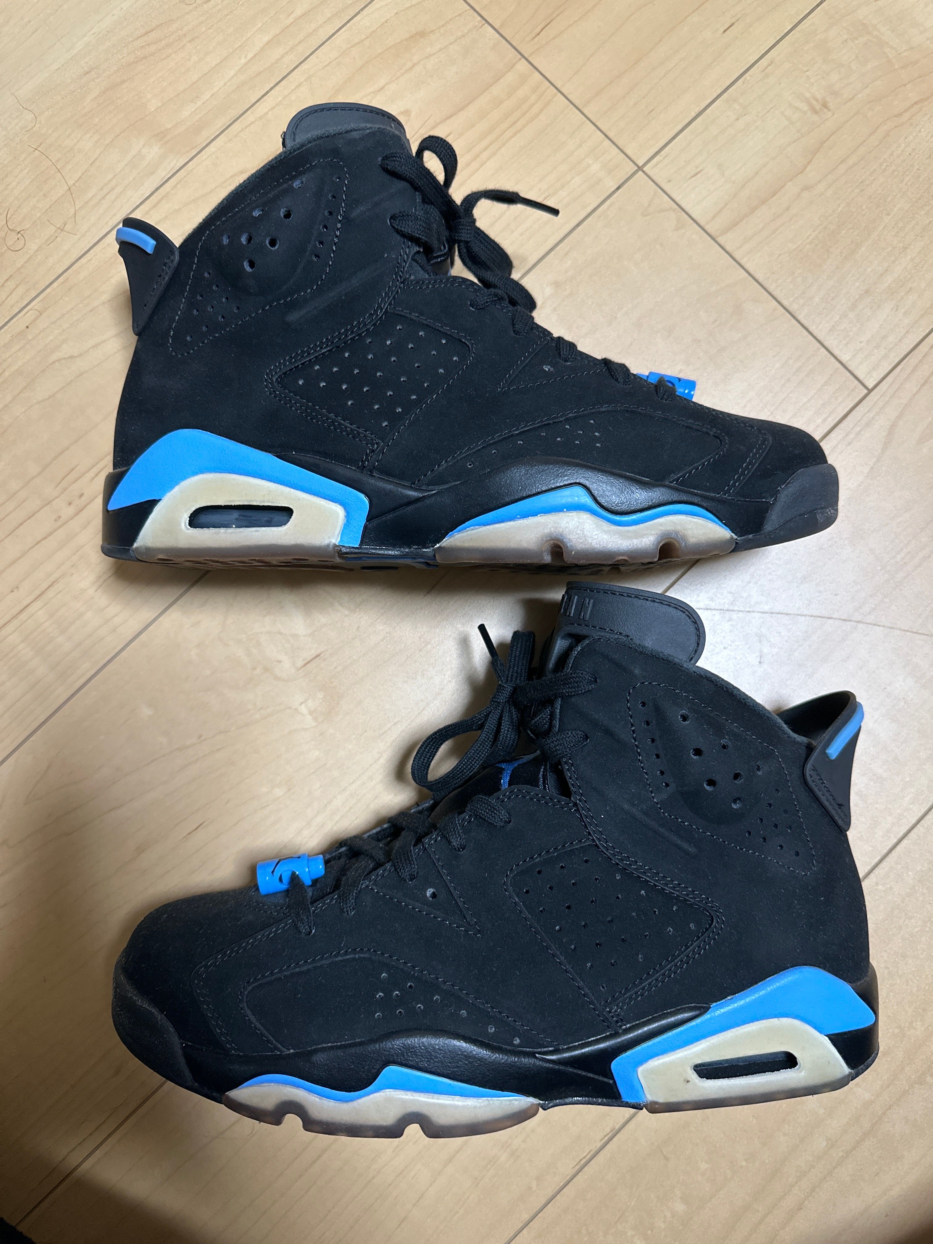 NIKE AIR JORDAN 6 RETRO "UNC"