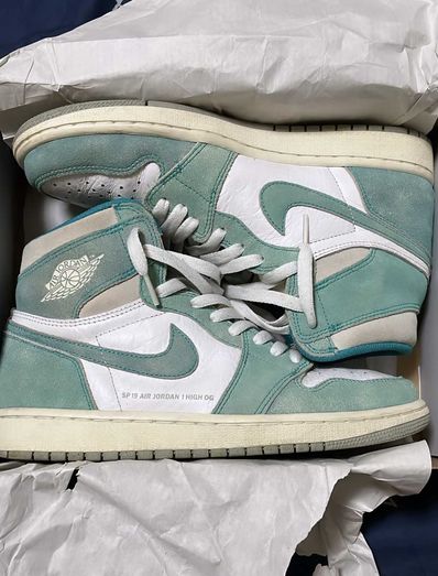 Nike Air Jordan 1 Retro High OG "Turbo Green"