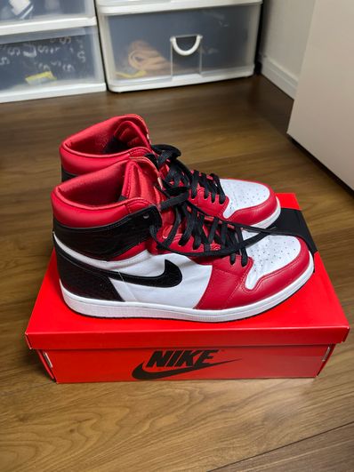 Nike Women's Air Jordan 1 High OG "Satin Red"