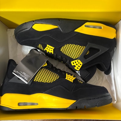 Nike Air Jordan 4 Retro "Thunder"(2023)