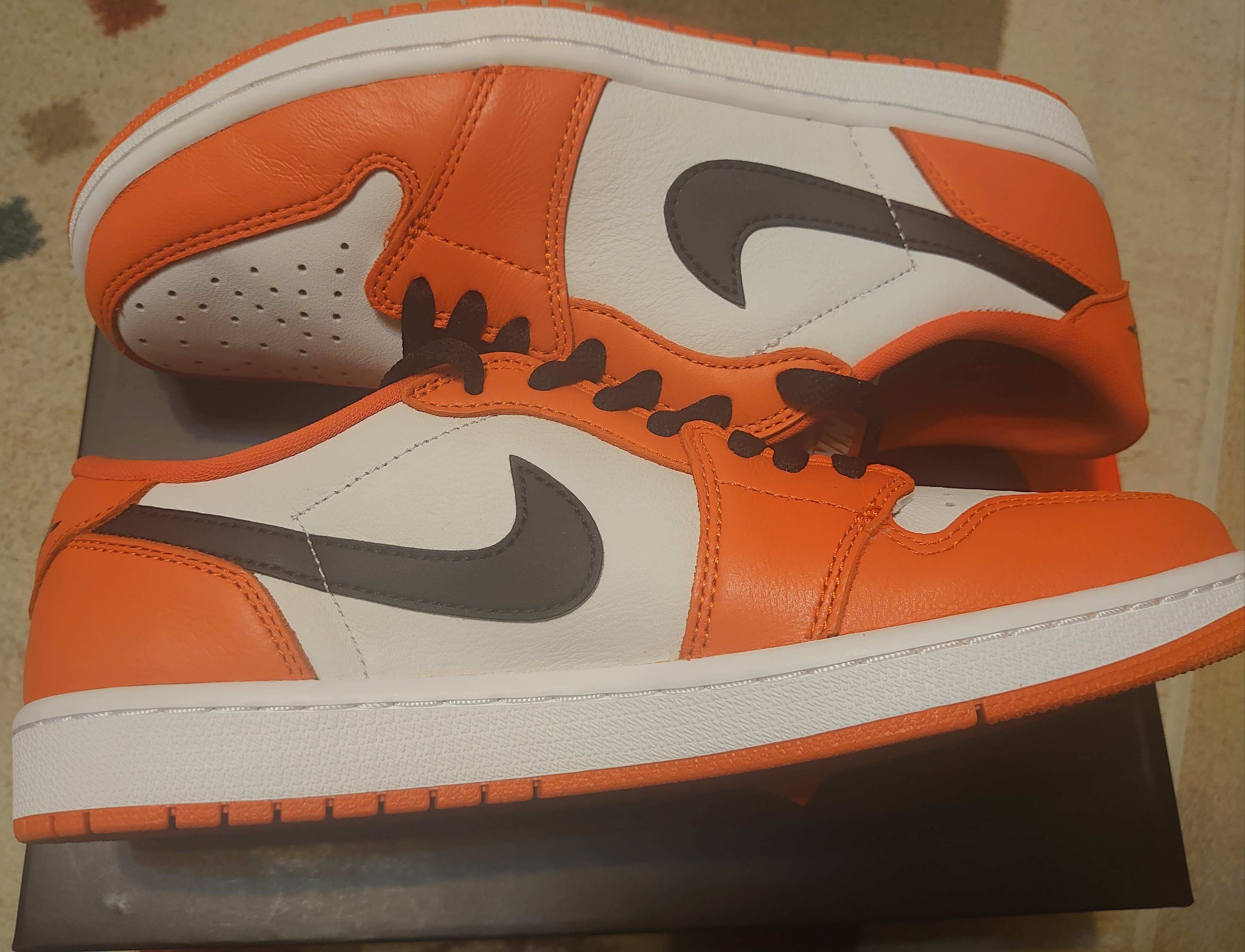 Nike Air Jordan 1 Low OG "Starfish" 