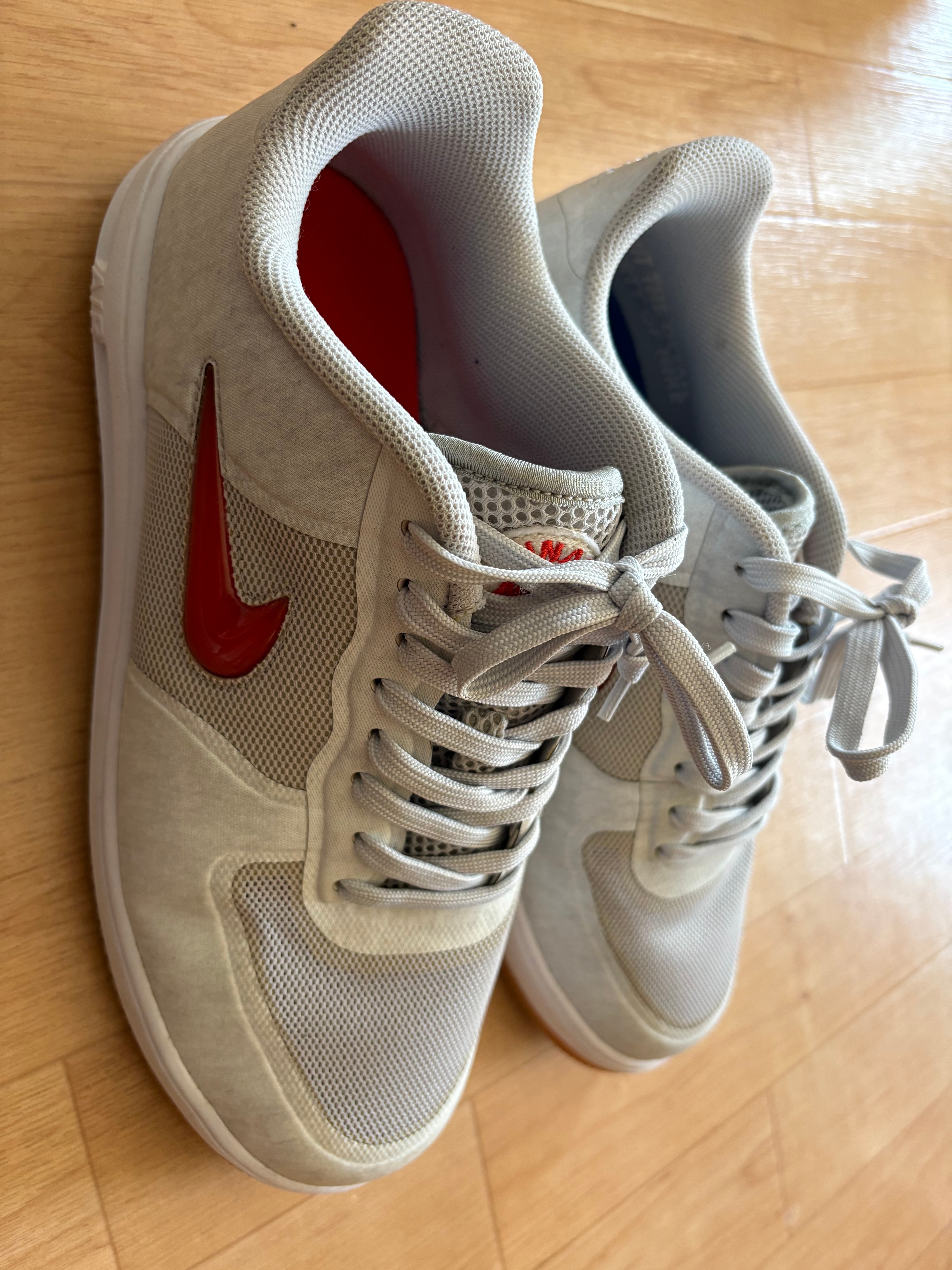 クロット × ナイキ ルナ フォース1 フューズ SP "ナチュラルグレー/ユニバーシティレッド/ゲームロイヤル/ホワイト"