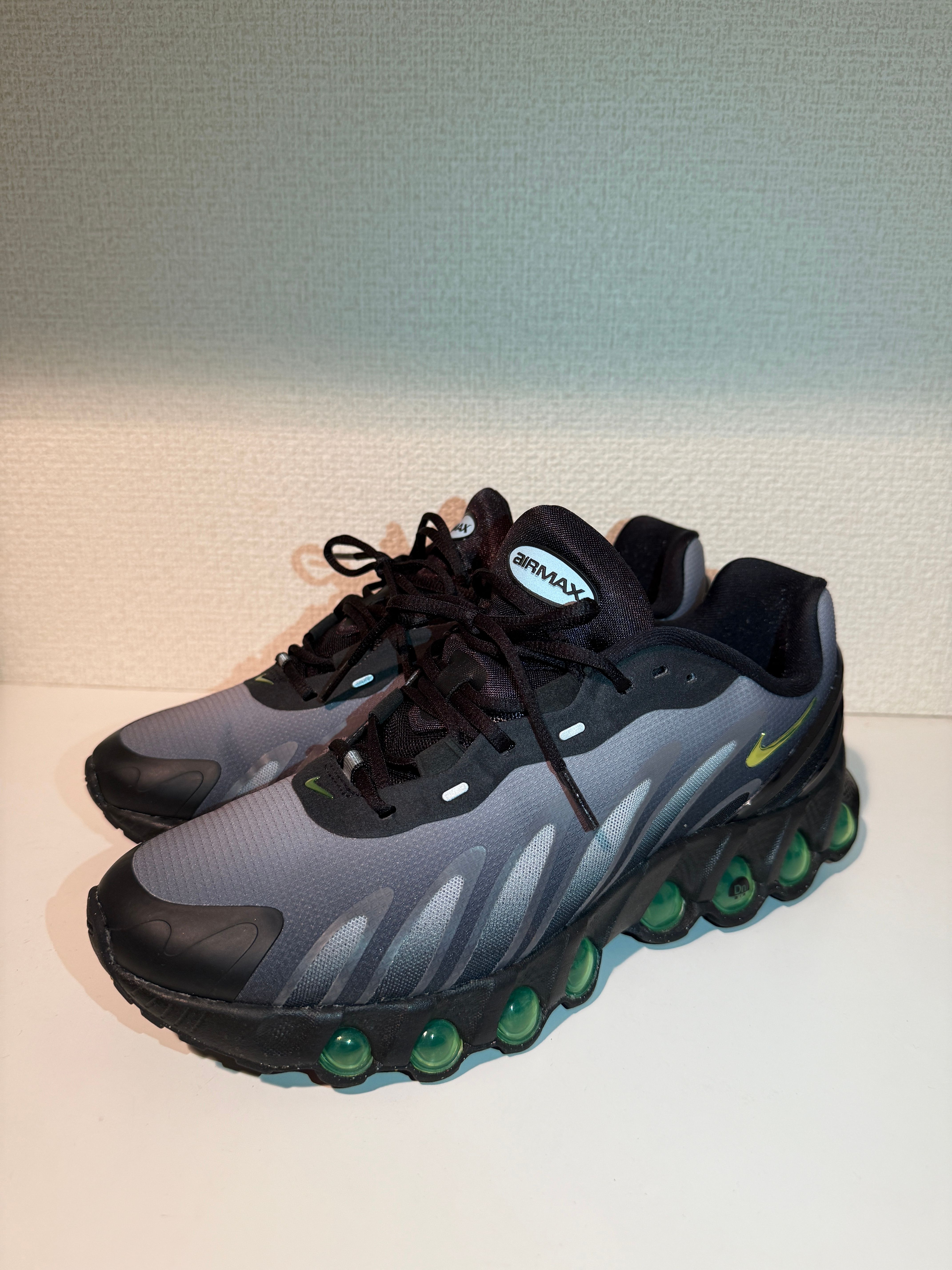 Nike Air Max DN8 "Black/Light Smoke Grey/Black/Volt"