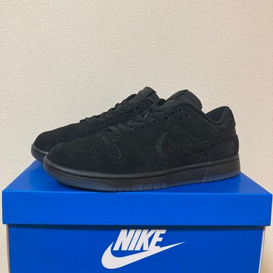 UNDEFEATED × Nike Dunk Low SP "5 ON IT"