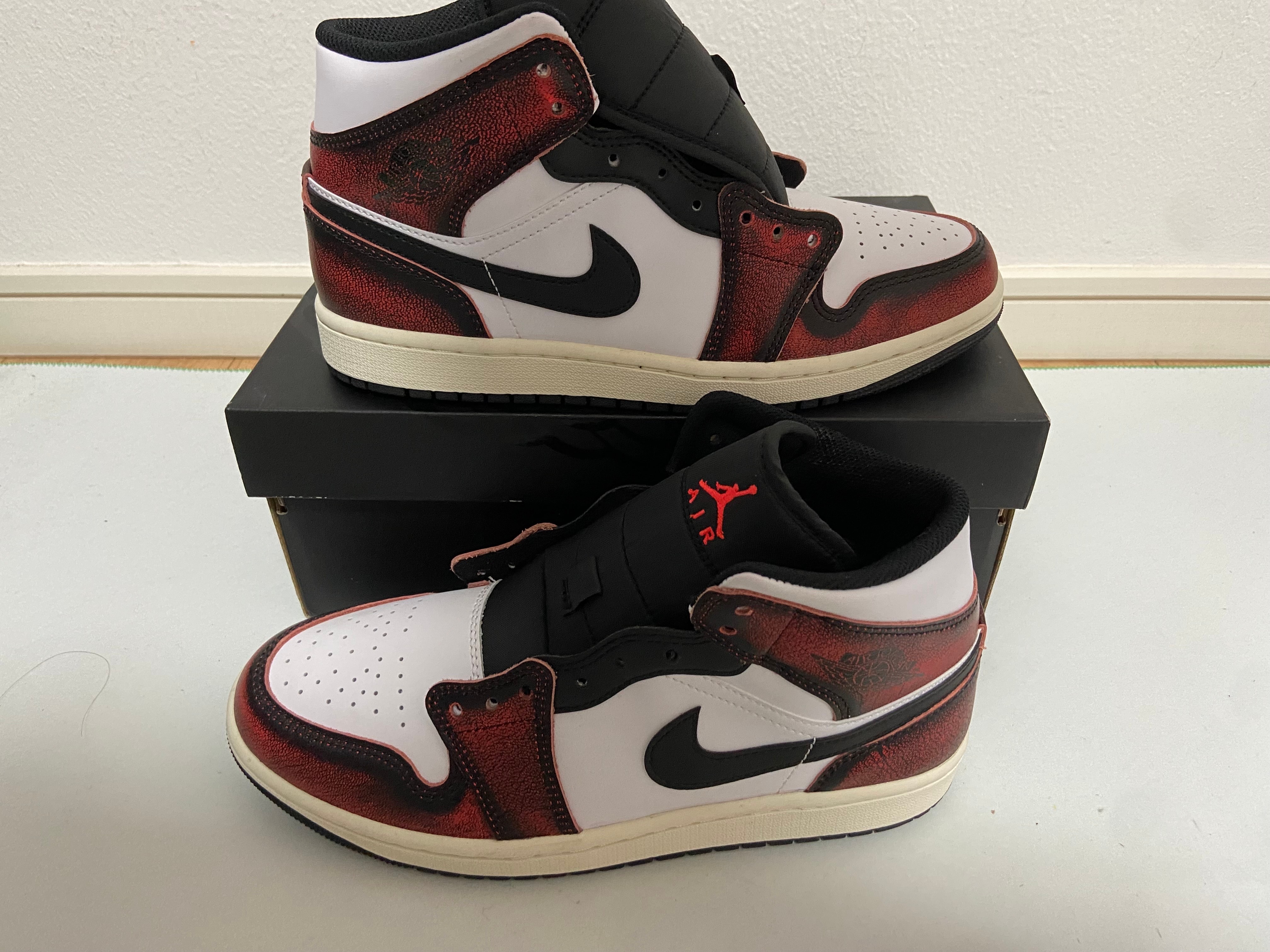 Nike Air Jordan 1 Mid "Wear Away"