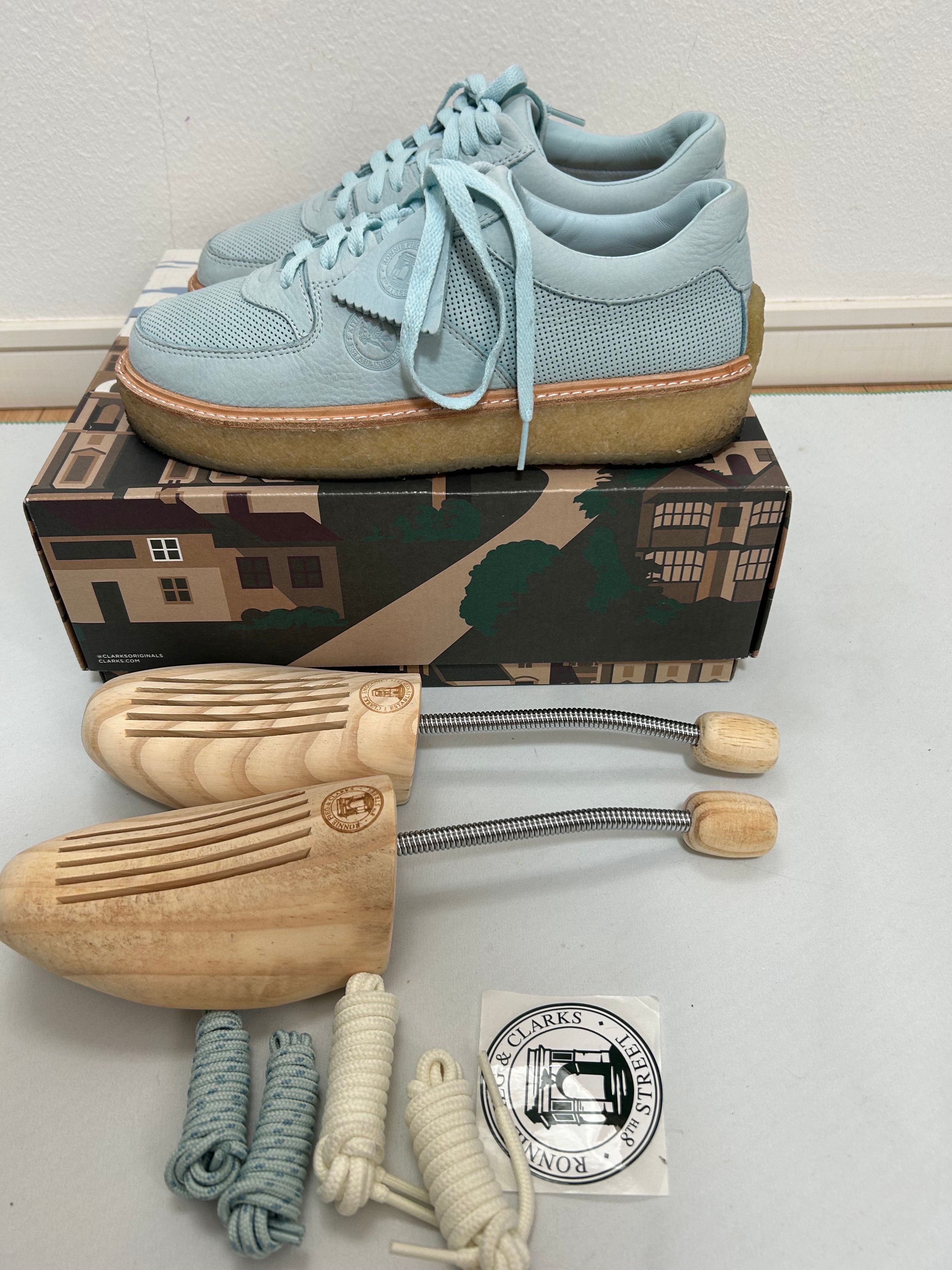 ロニー・ファイグ × クラークス 8th ストリート サンドフォード "ヘリウム"