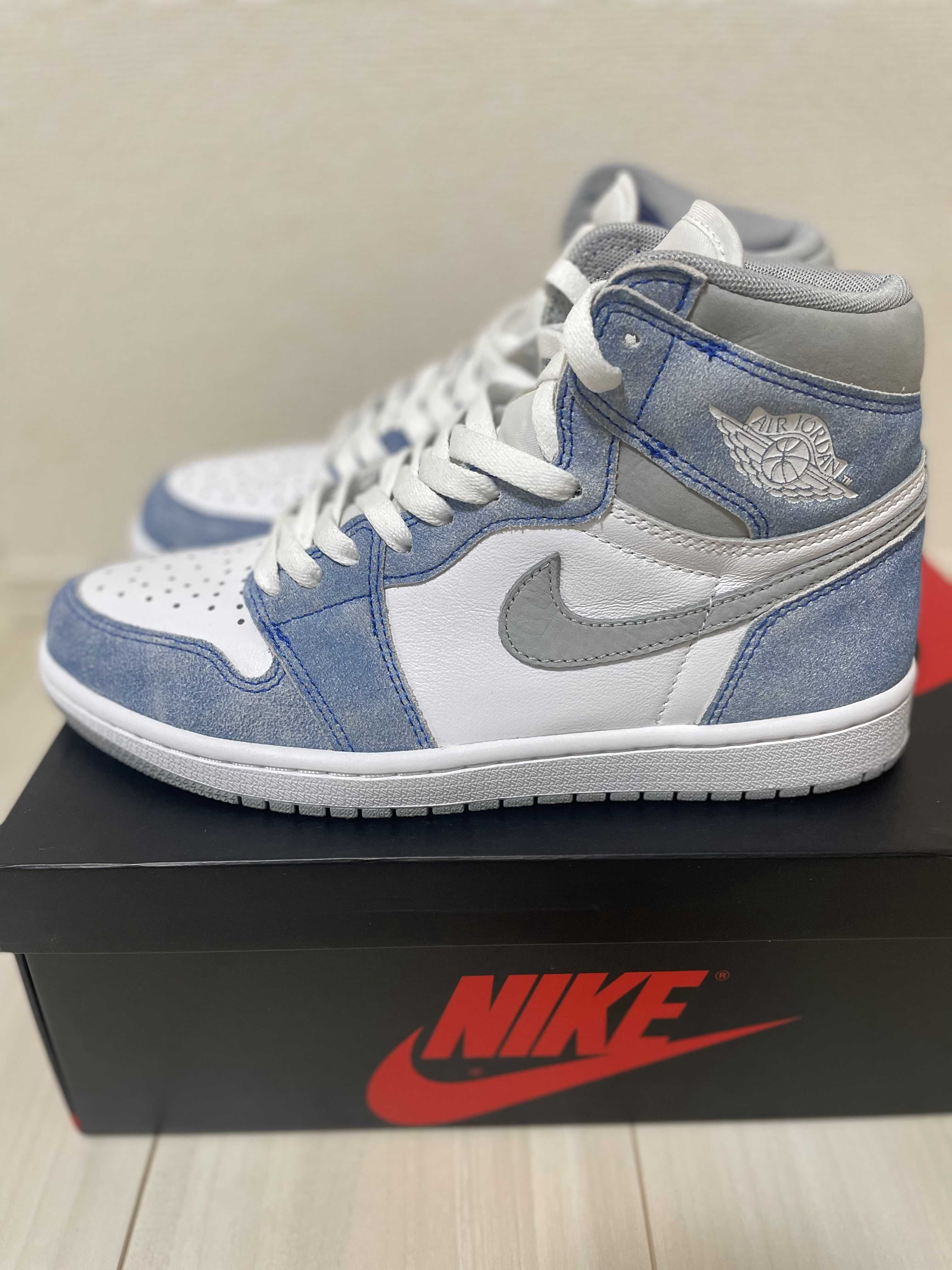 Nike Air Jordan 1 High OG "Hyper Royal"